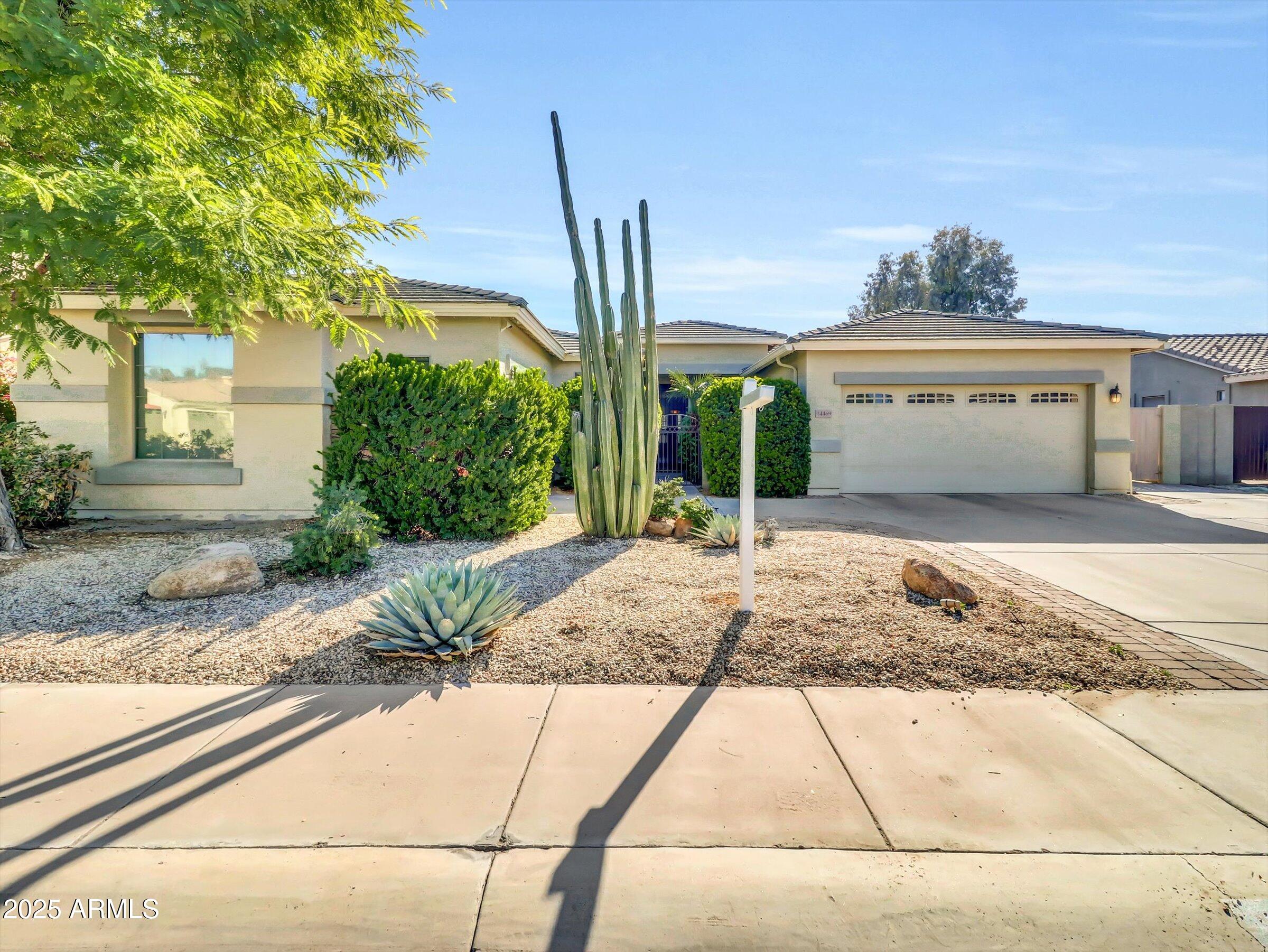 PALM VALLEY PHASE 2 PARCEL 1 - Residential