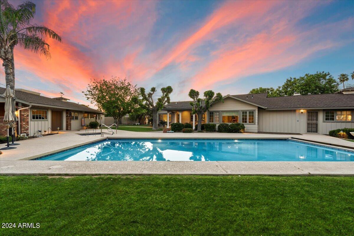 MEADOWS - Residential