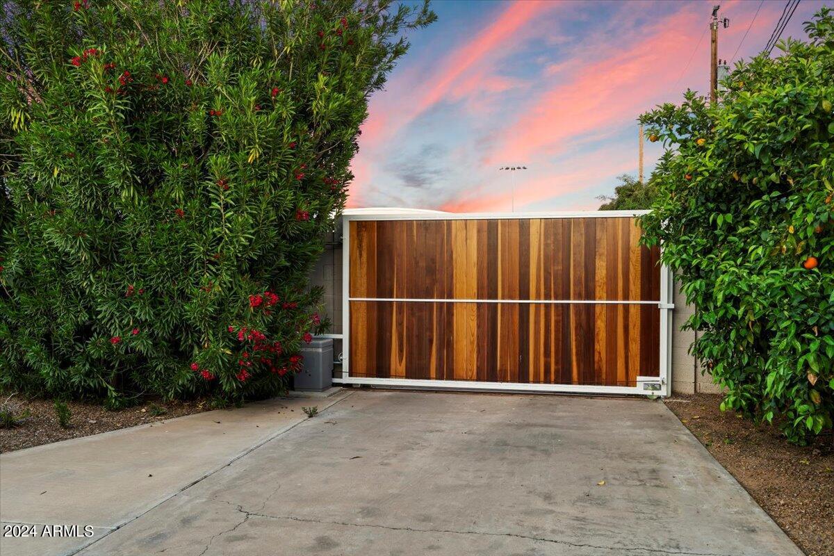 MEADOWS - Residential