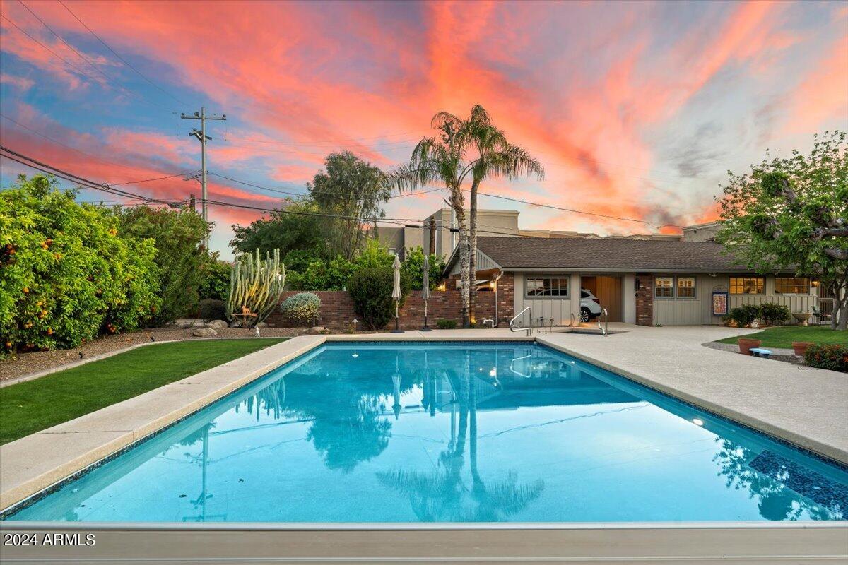 MEADOWS - Residential