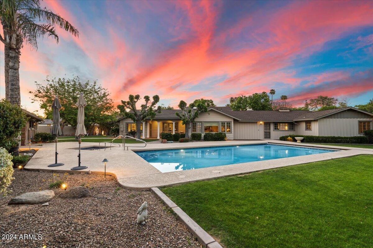 MEADOWS - Residential