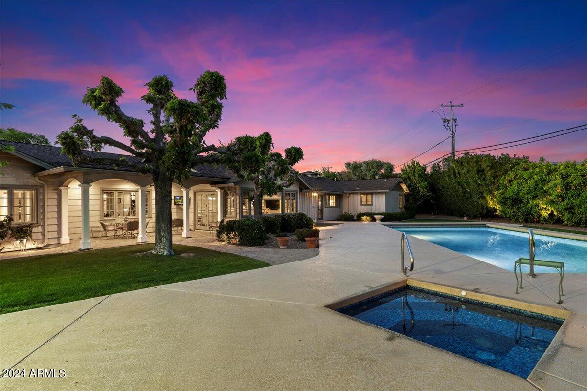 MEADOWS - Residential
