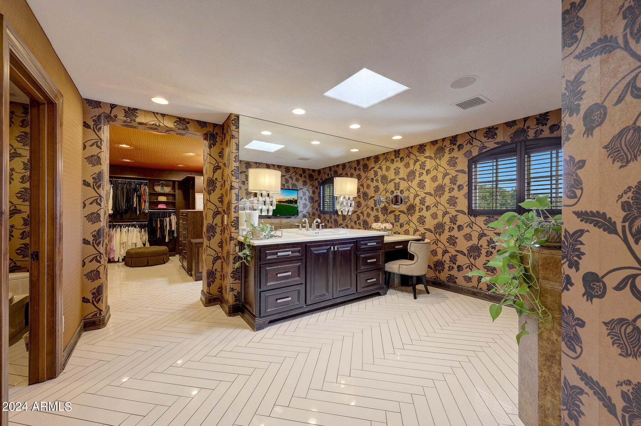 EQUESTRIAN MANOR UNIT 1 - Residential