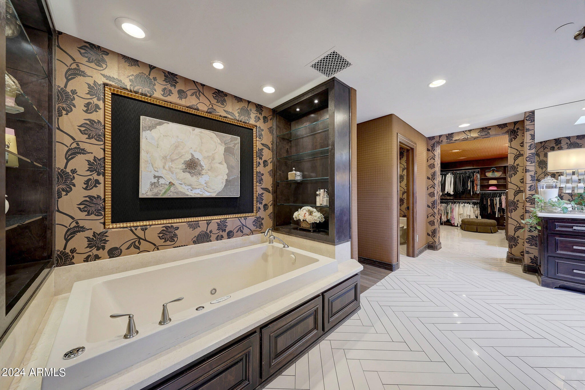 EQUESTRIAN MANOR UNIT 1 - Residential