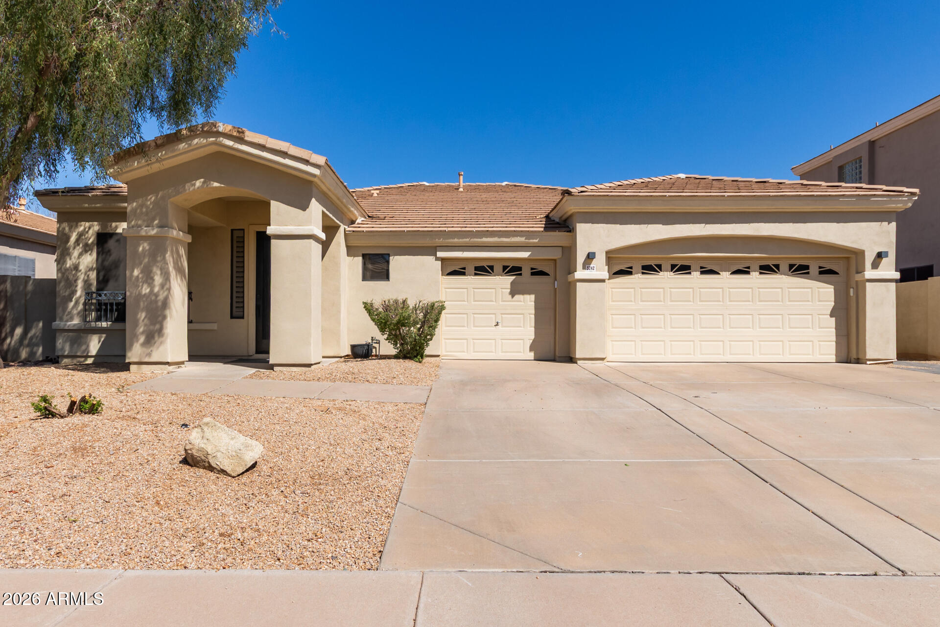 DESERT RIDGE LOT 31 - Residential