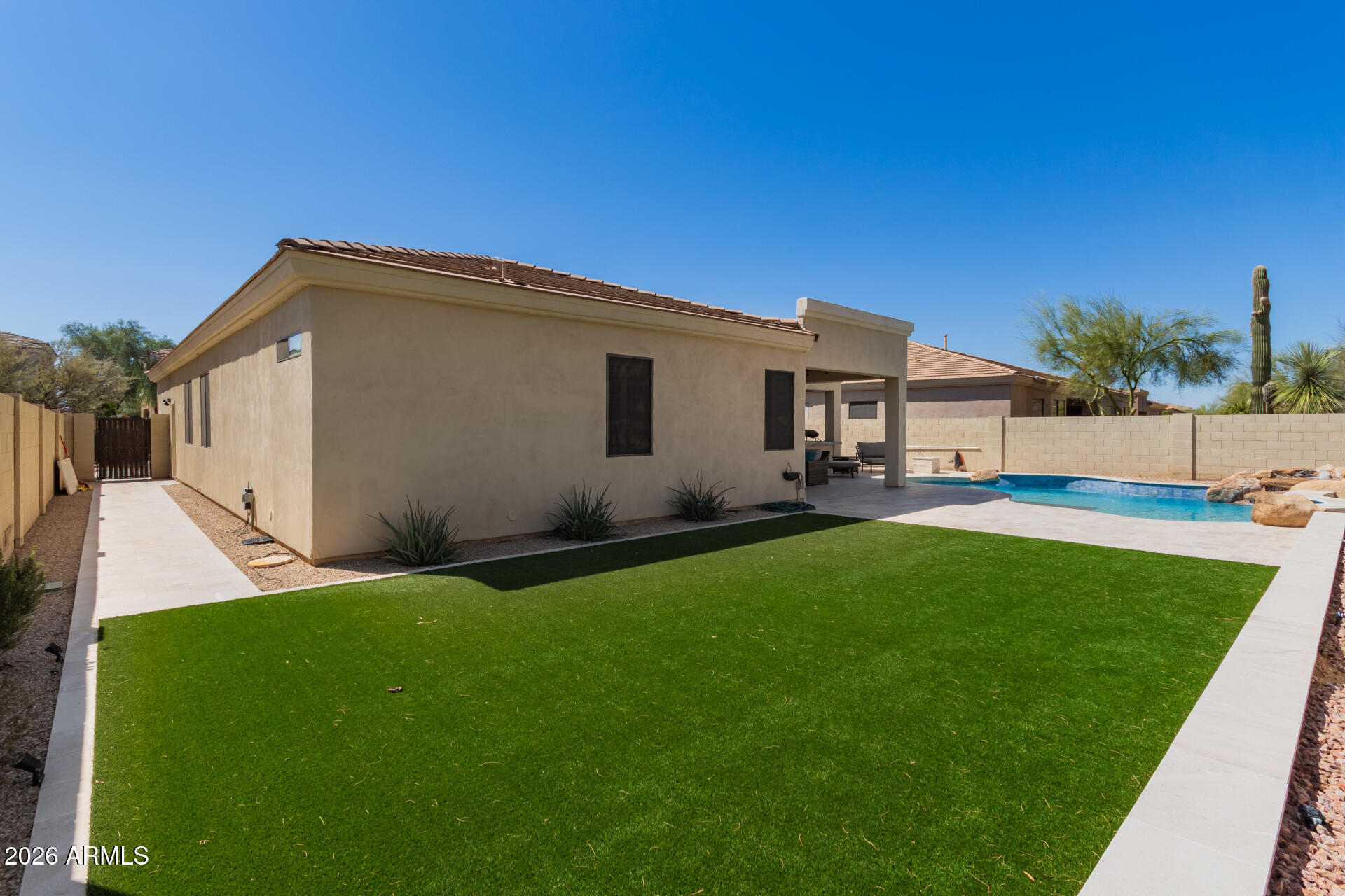 DESERT RIDGE LOT 31 - Residential