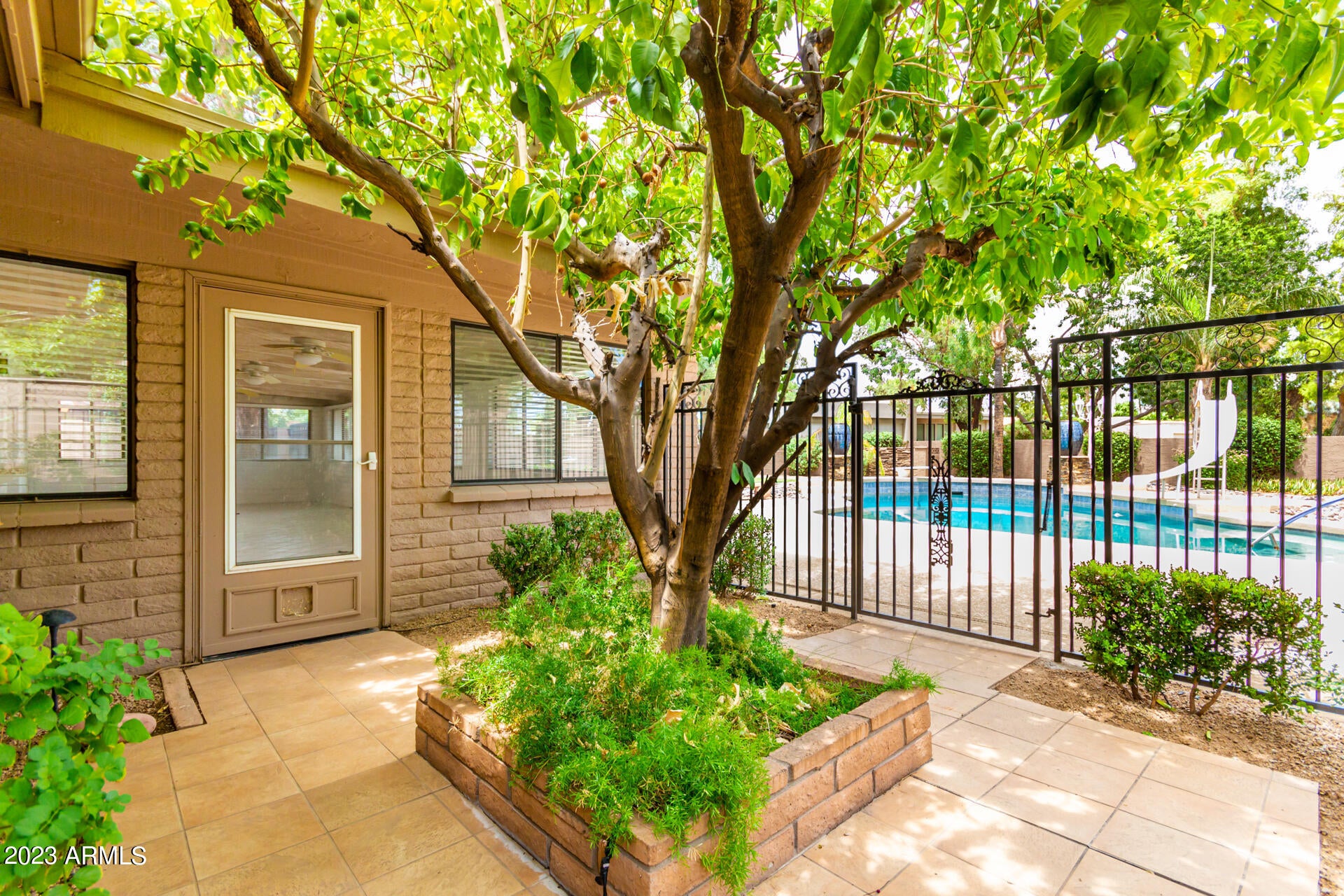 PARADISE PARK TRAILS - Residential