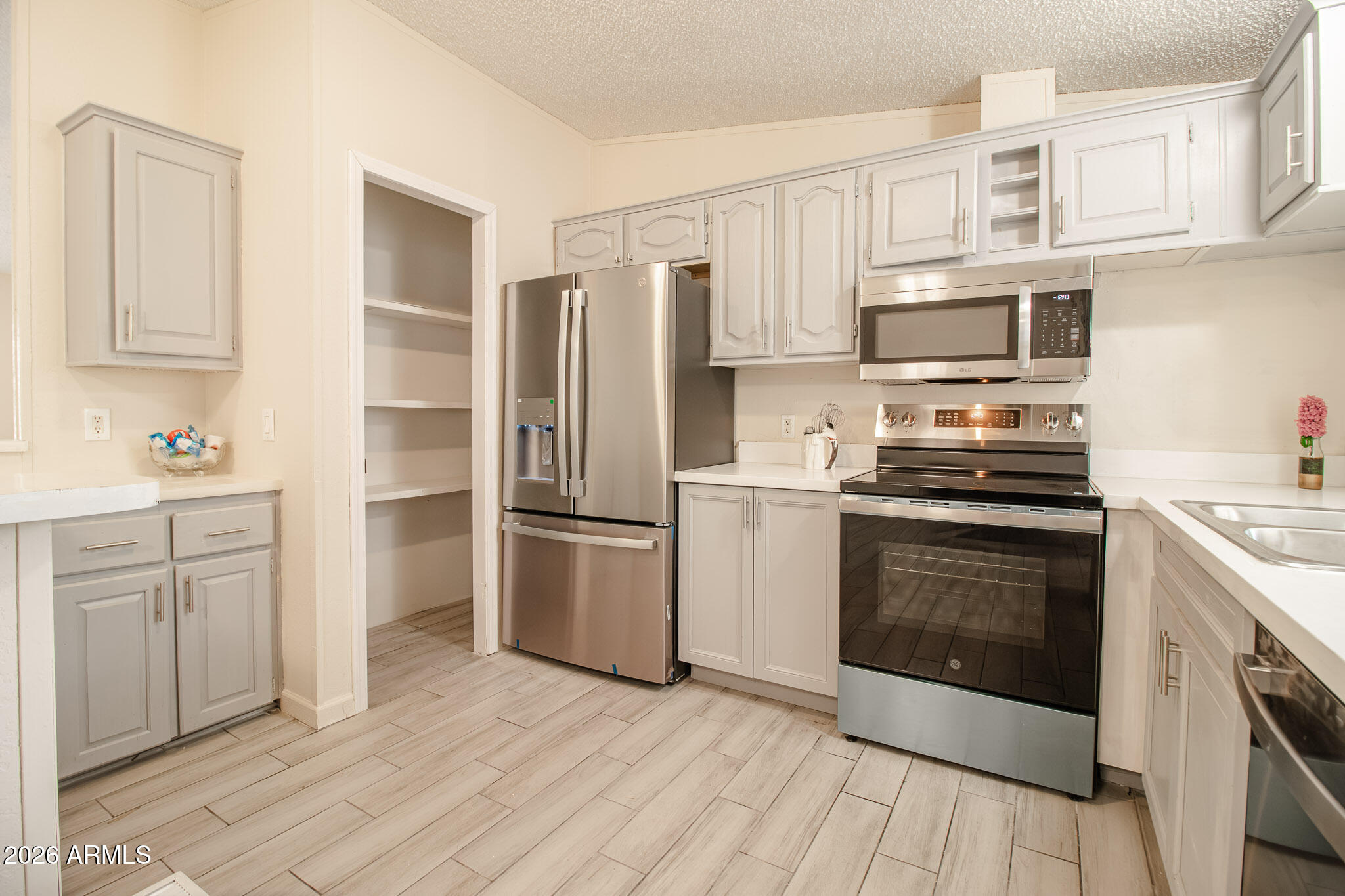 PARADISE GROVES MANUFACTURED H - Residential