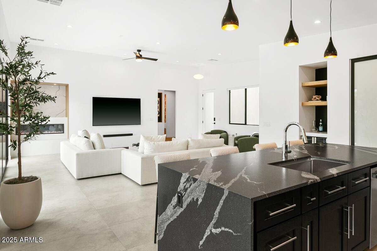 MARSHALL PARKWAY - Residential