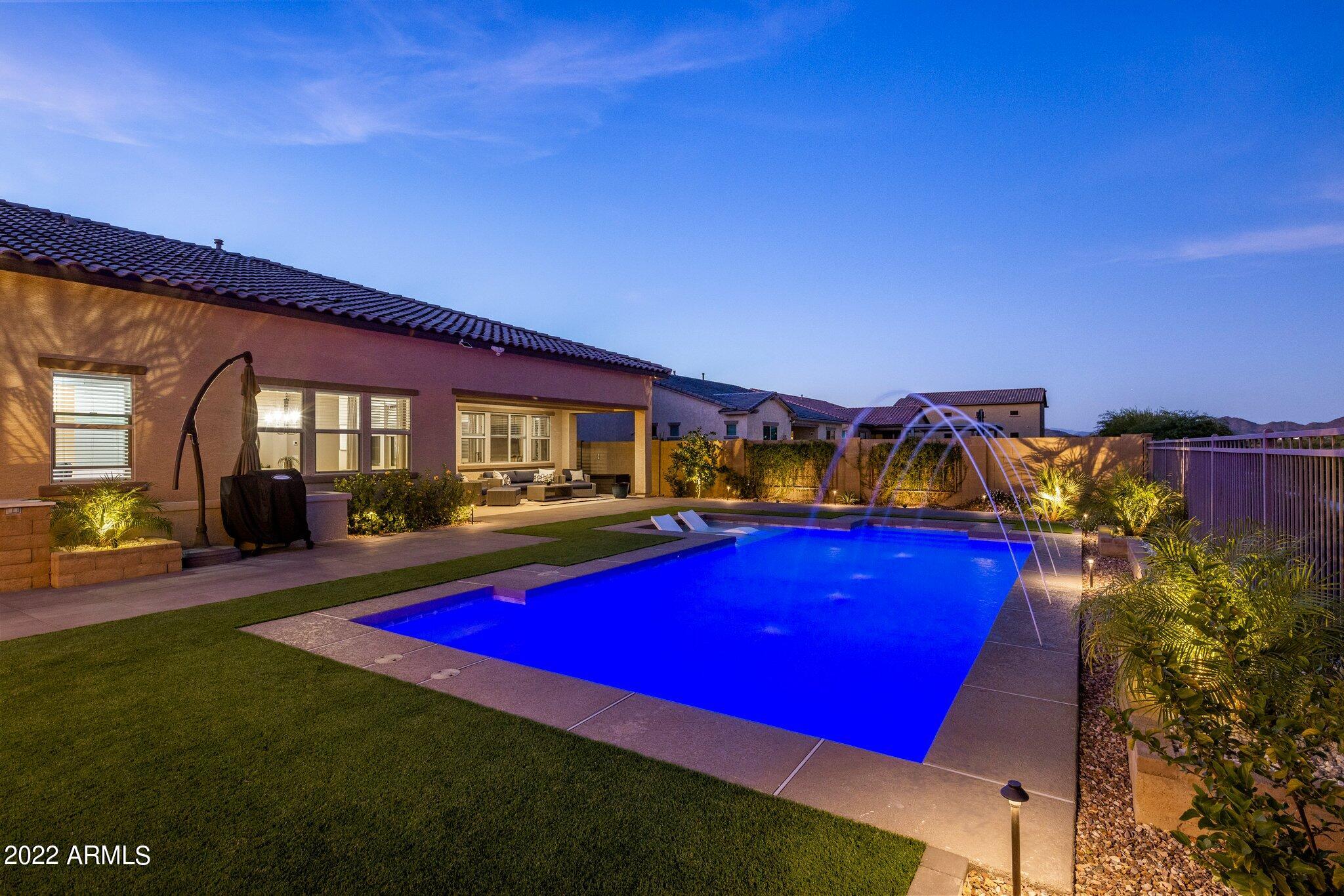 RIVERWALK - Residential