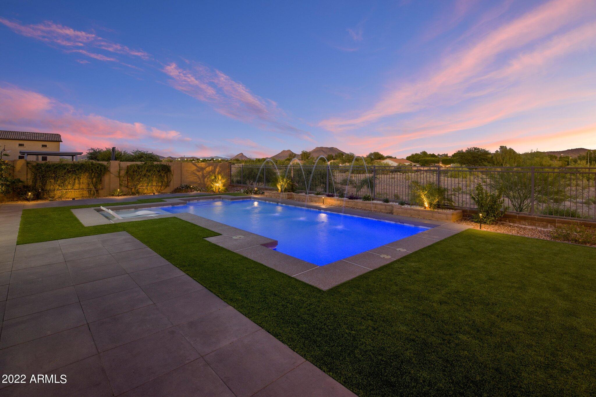 RIVERWALK - Residential