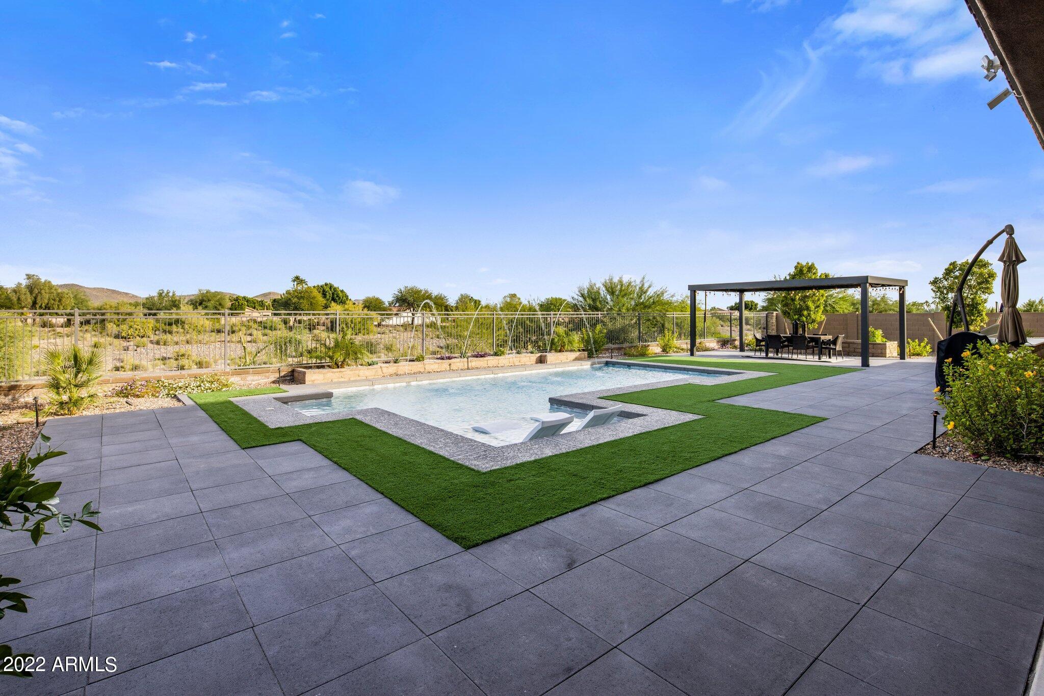 RIVERWALK - Residential