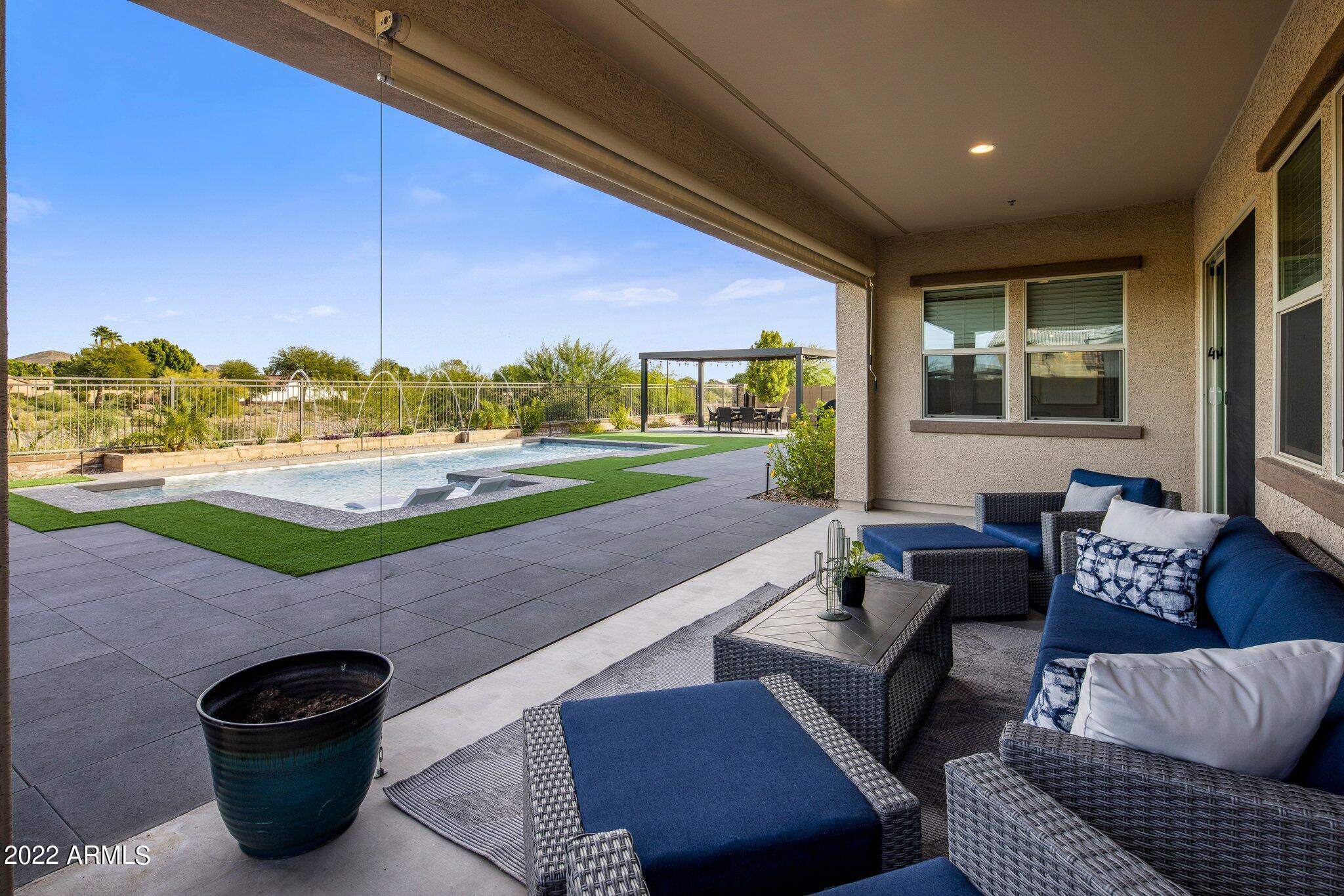 RIVERWALK - Residential