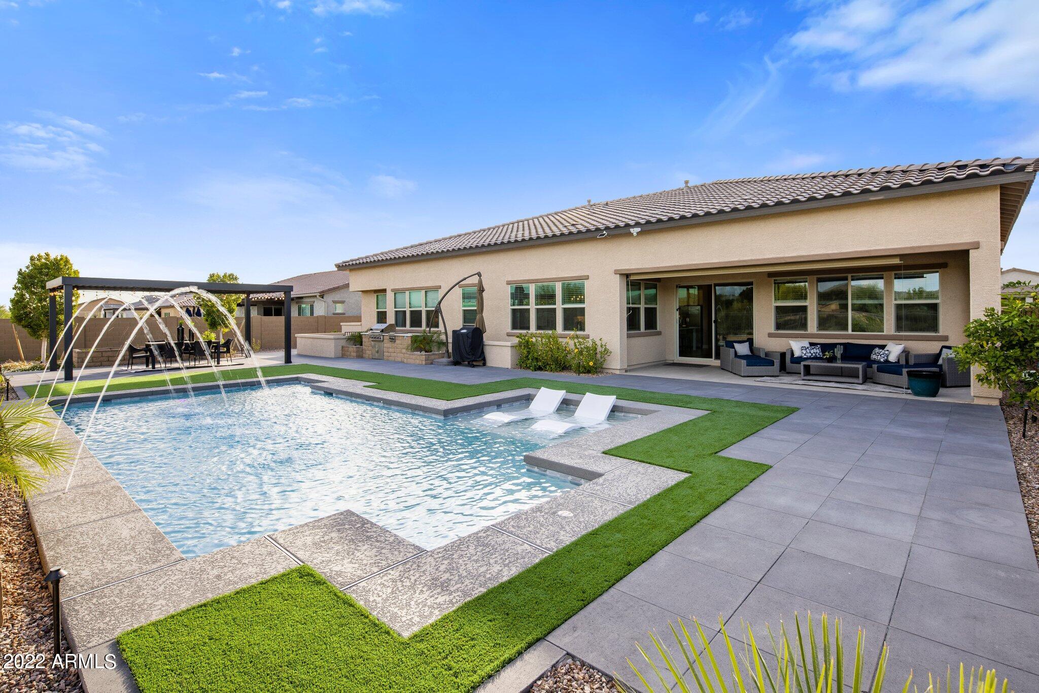 RIVERWALK - Residential