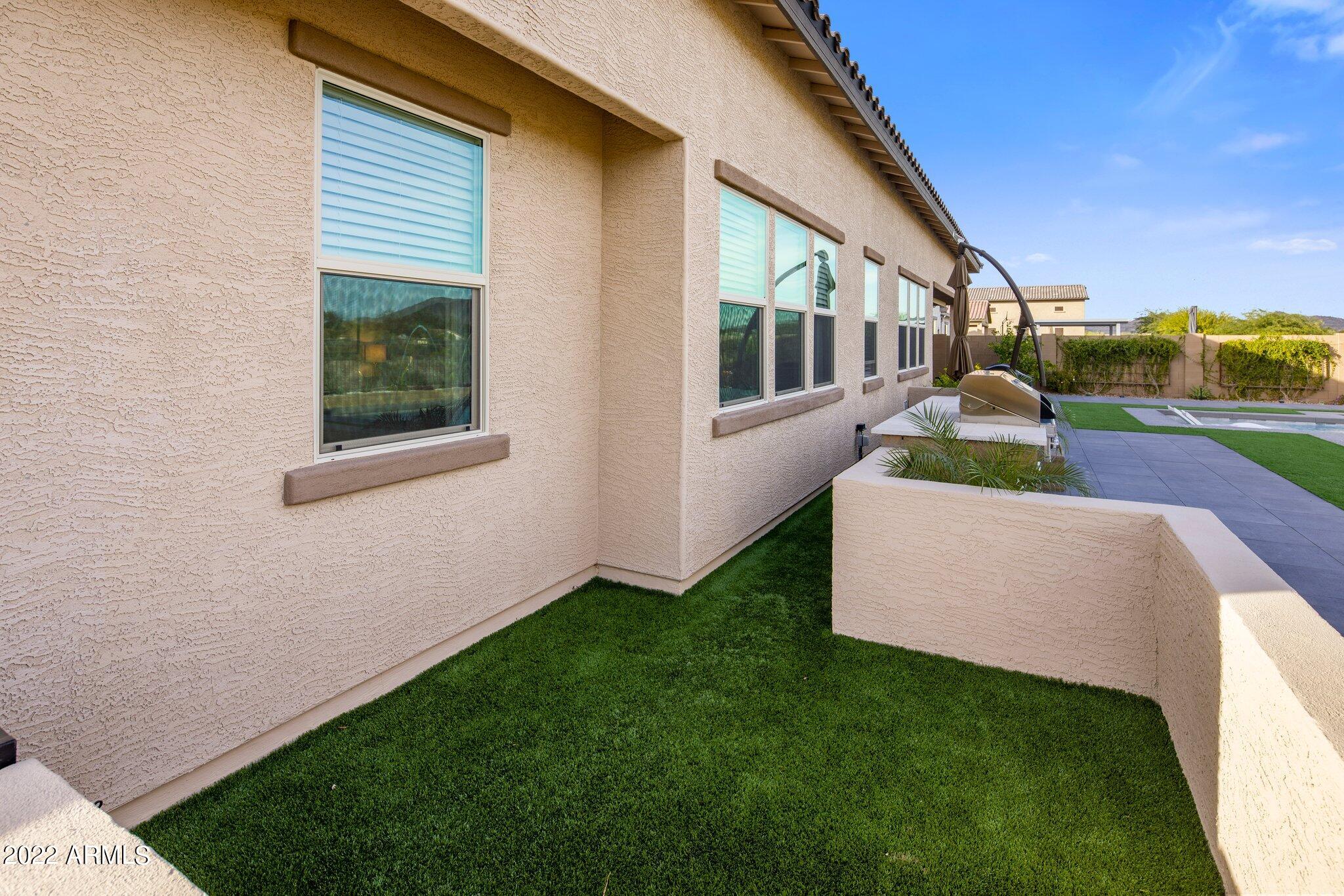 RIVERWALK - Residential