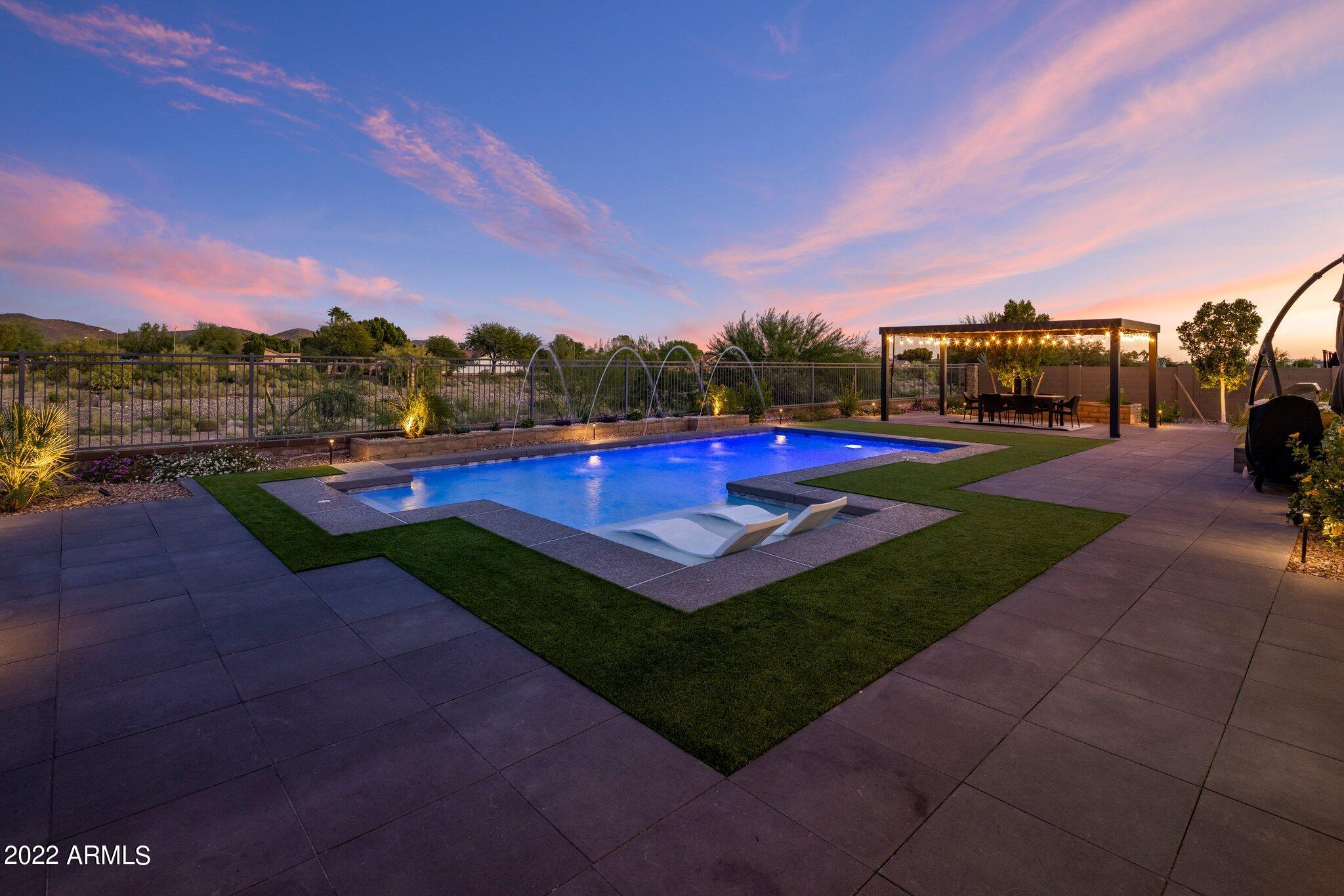 RIVERWALK - Residential