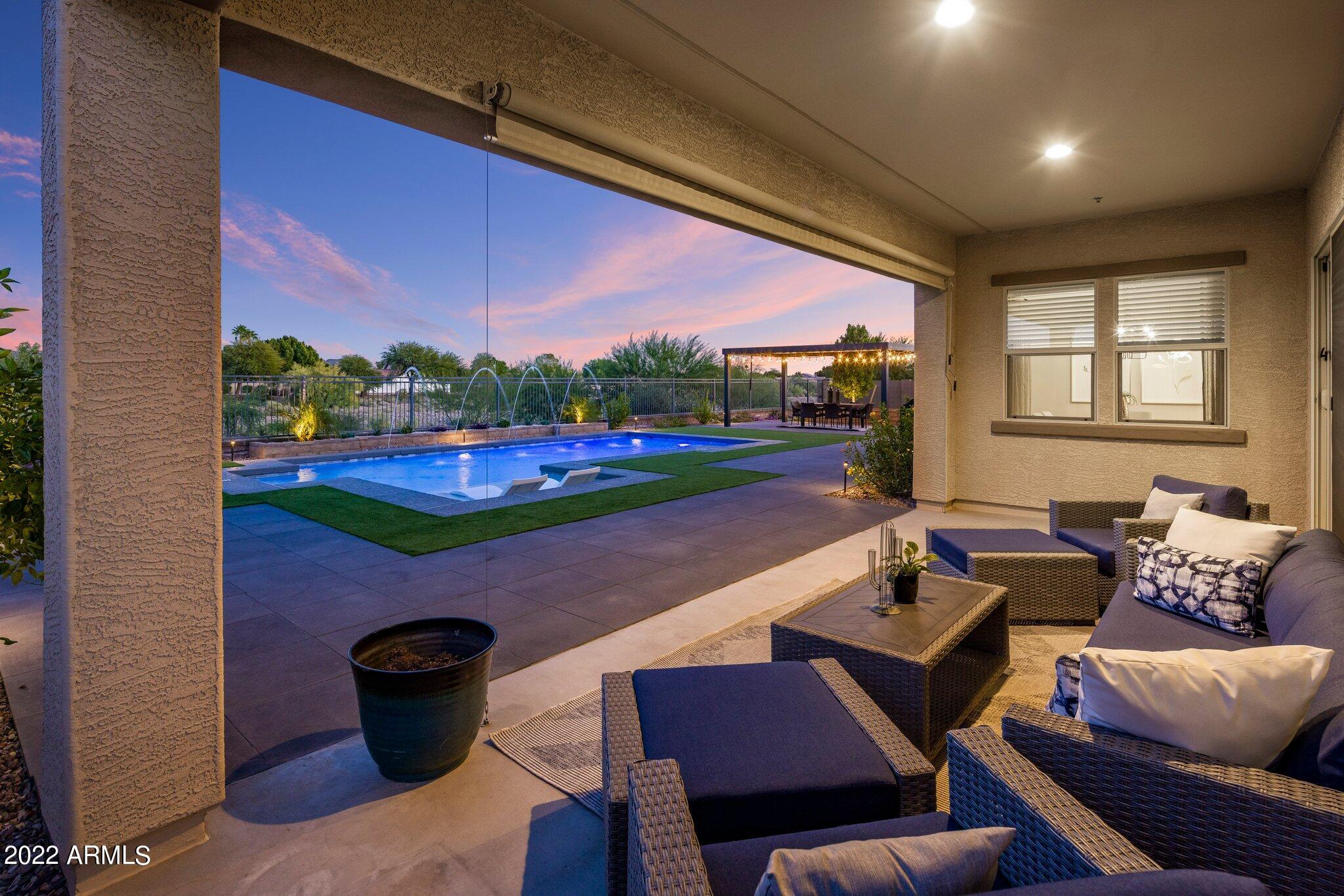 RIVERWALK - Residential