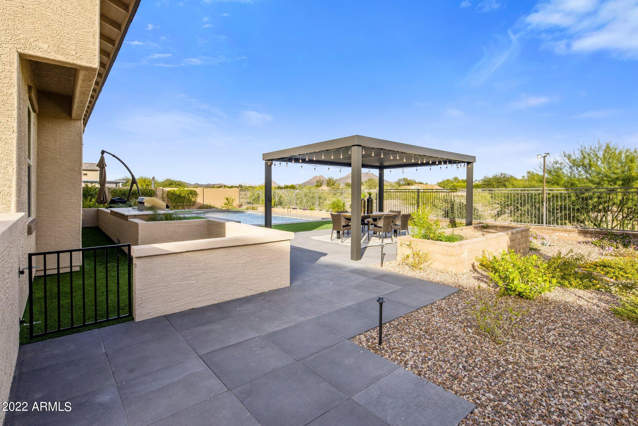 RIVERWALK - Residential