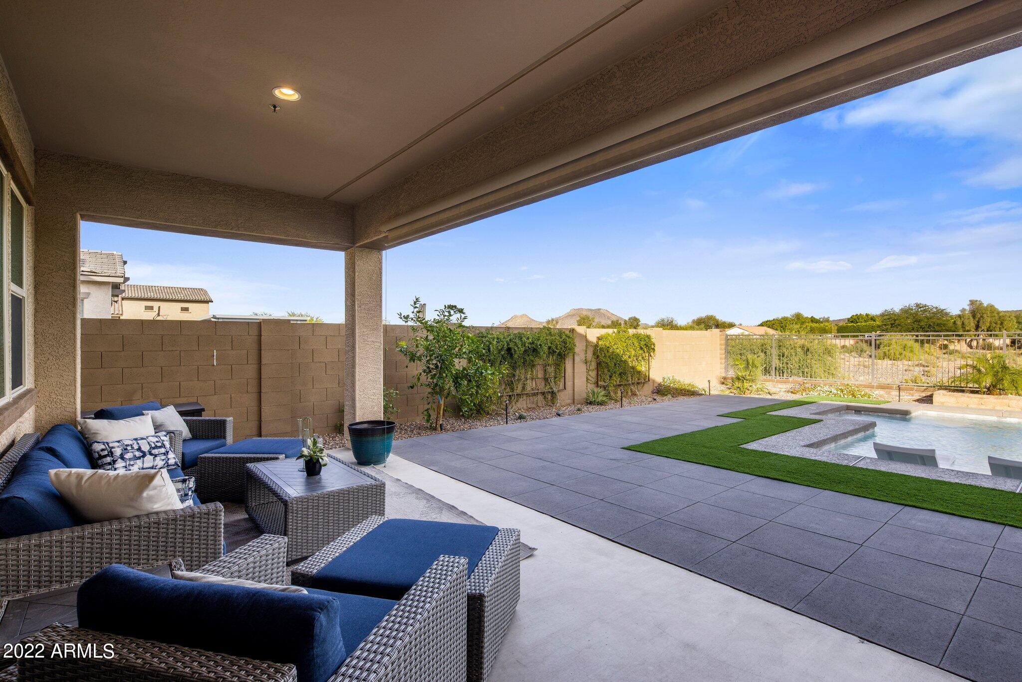 RIVERWALK - Residential