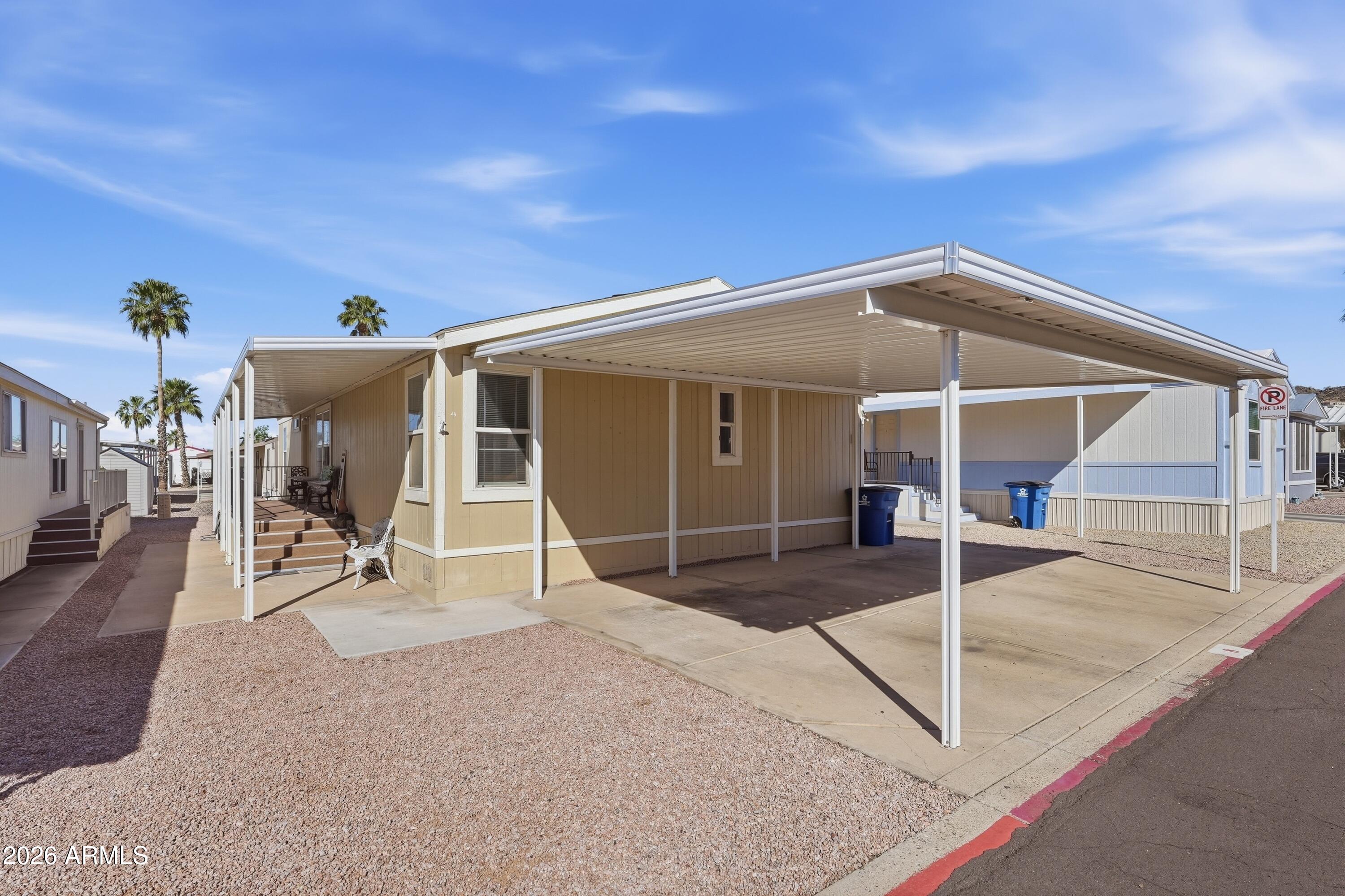 MOTIVATED SELLERS!! Step into your new home in Buffalo Rideg! This property offers a fantastic layout along with a great community and amenities!