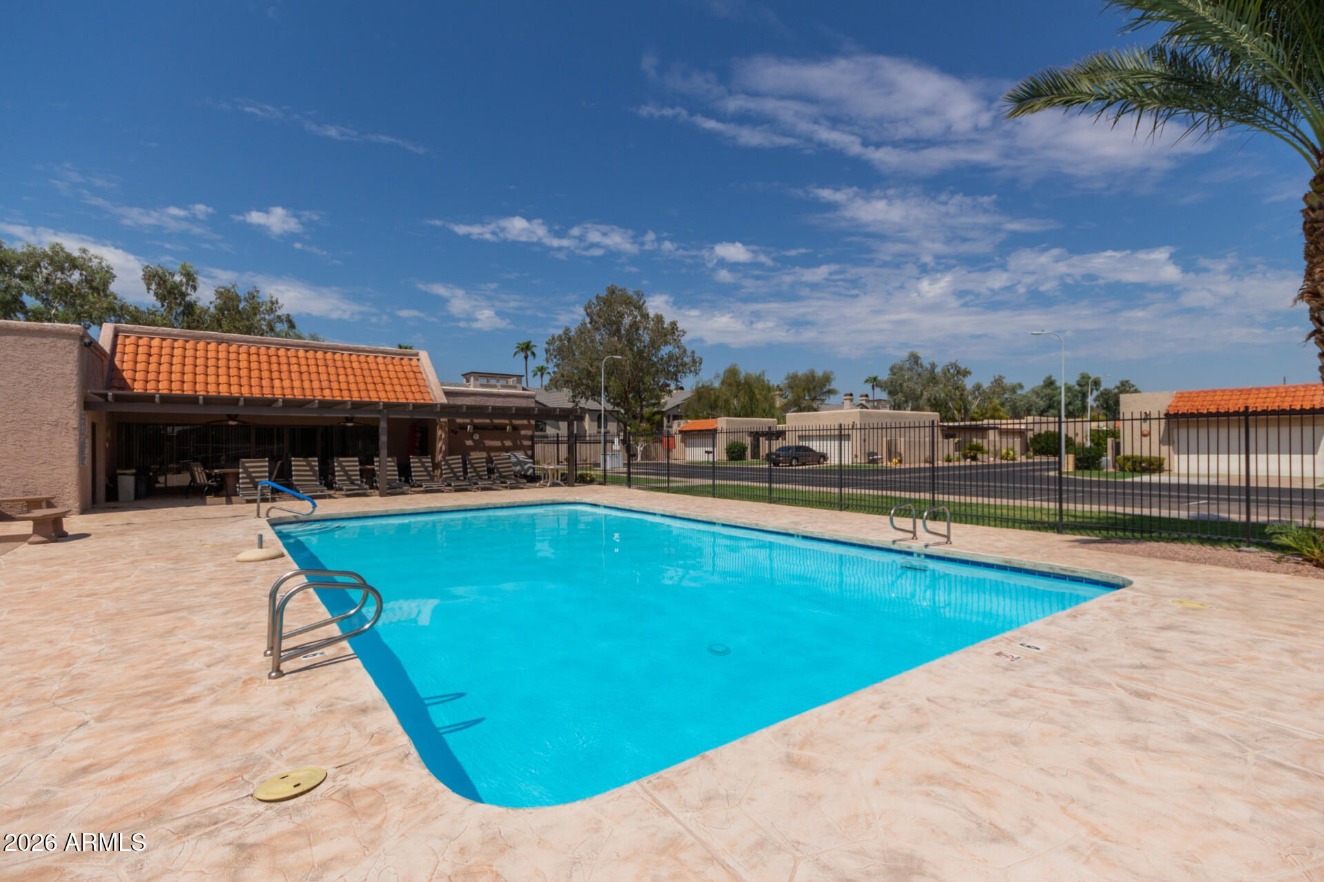 LAS ALEGRES - Residential