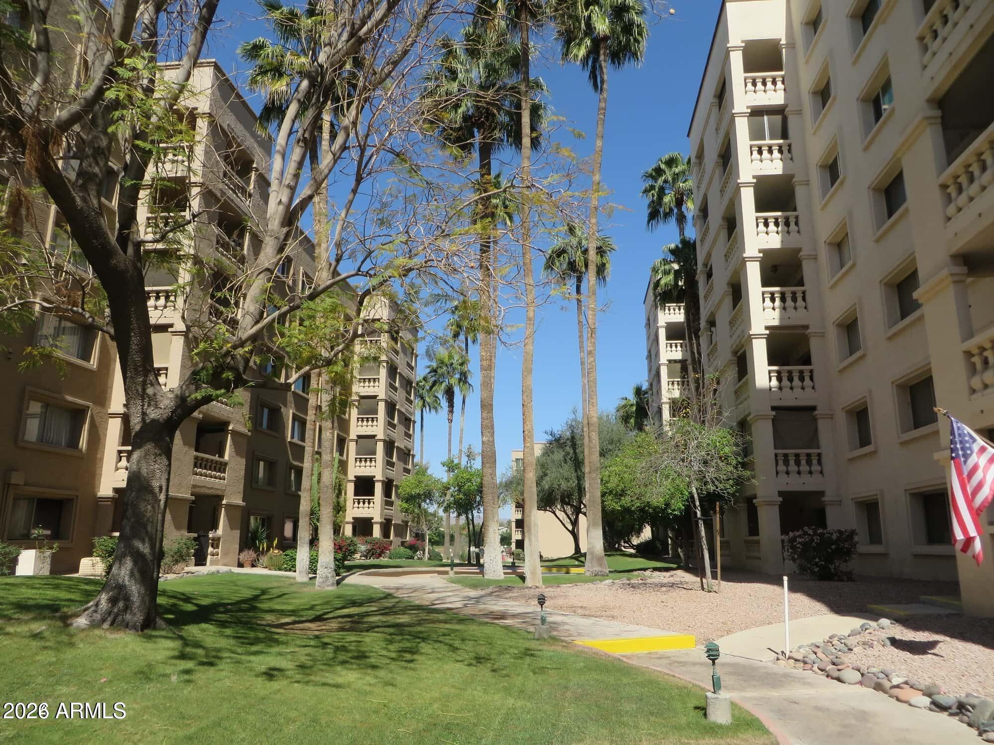 SCOTTSDALE SHADOWS 3 - Residential