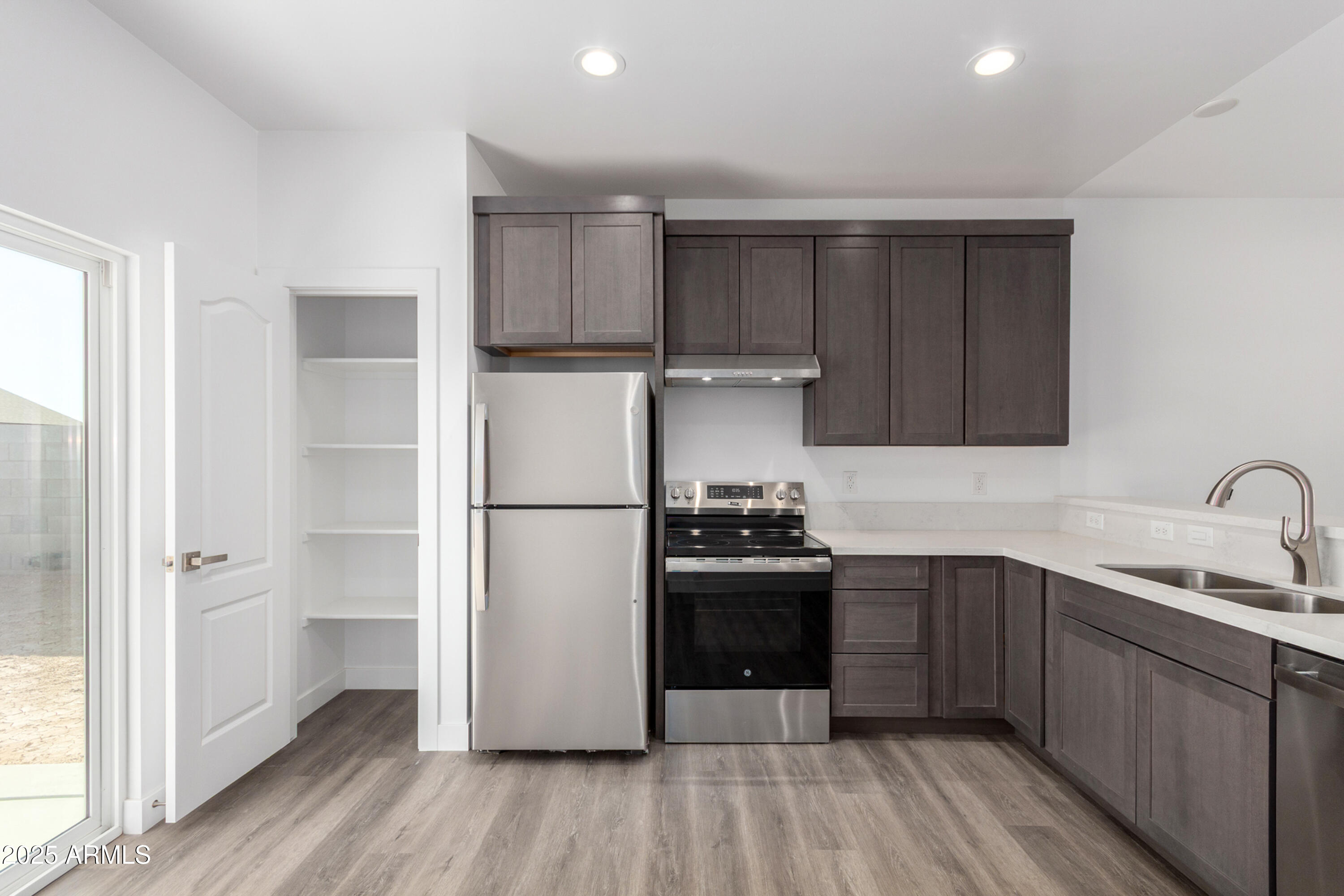 ARIZONA CITY UNIT ONE - Residential