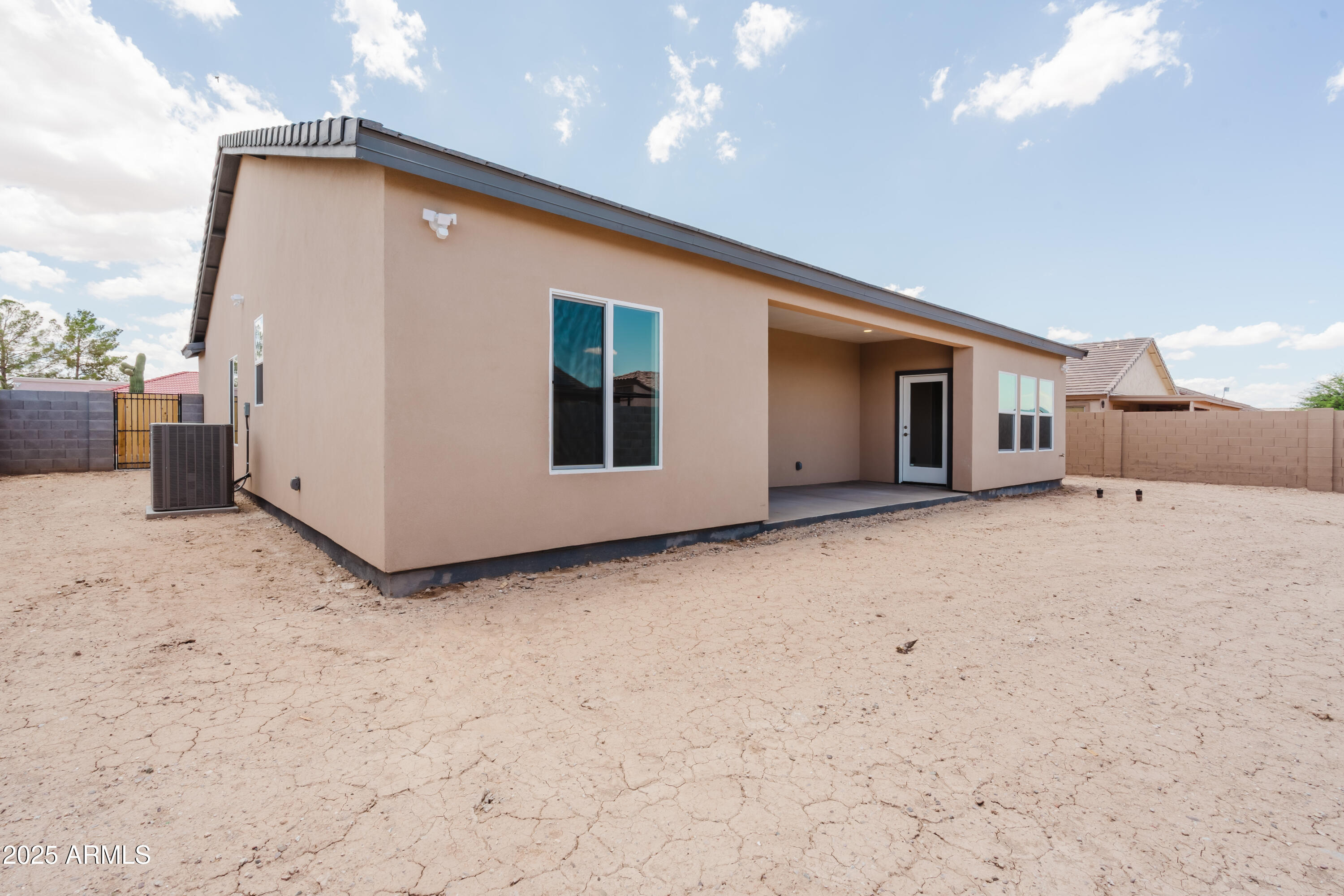 ARIZONA CITY UNIT SEVEN LOT 156 - Residential