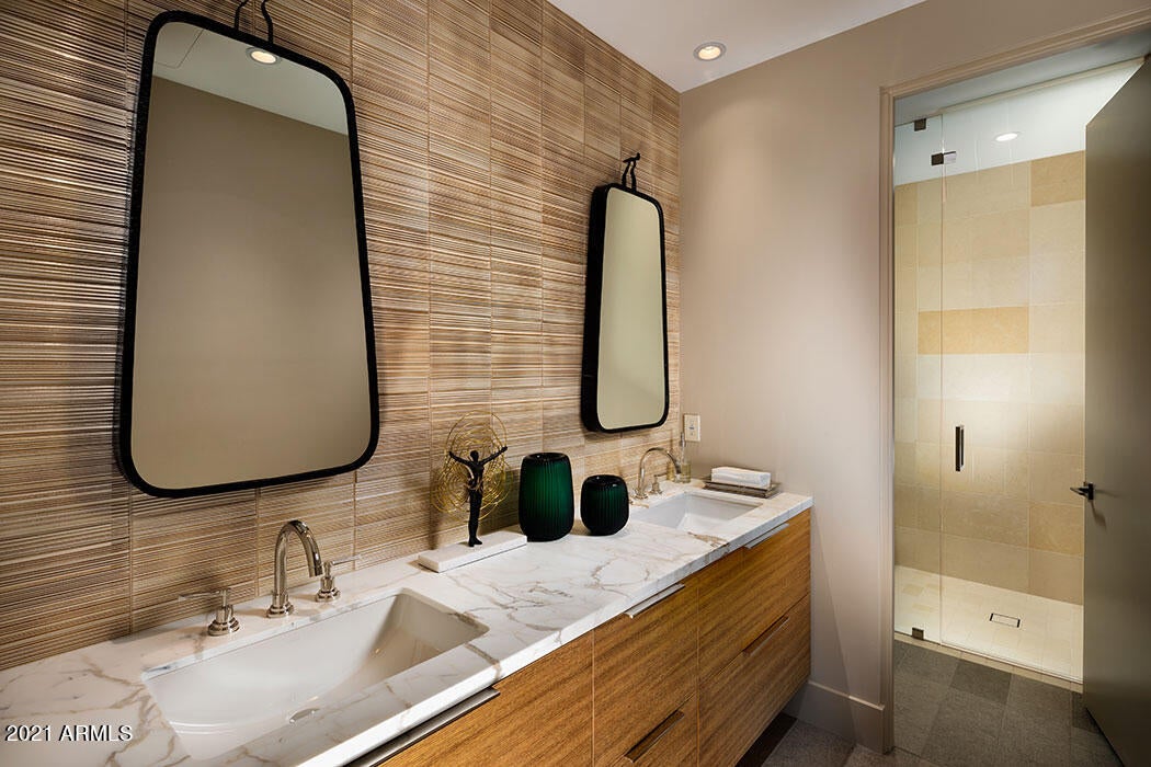 RITZ-CARLTON PARCEL B - Residential