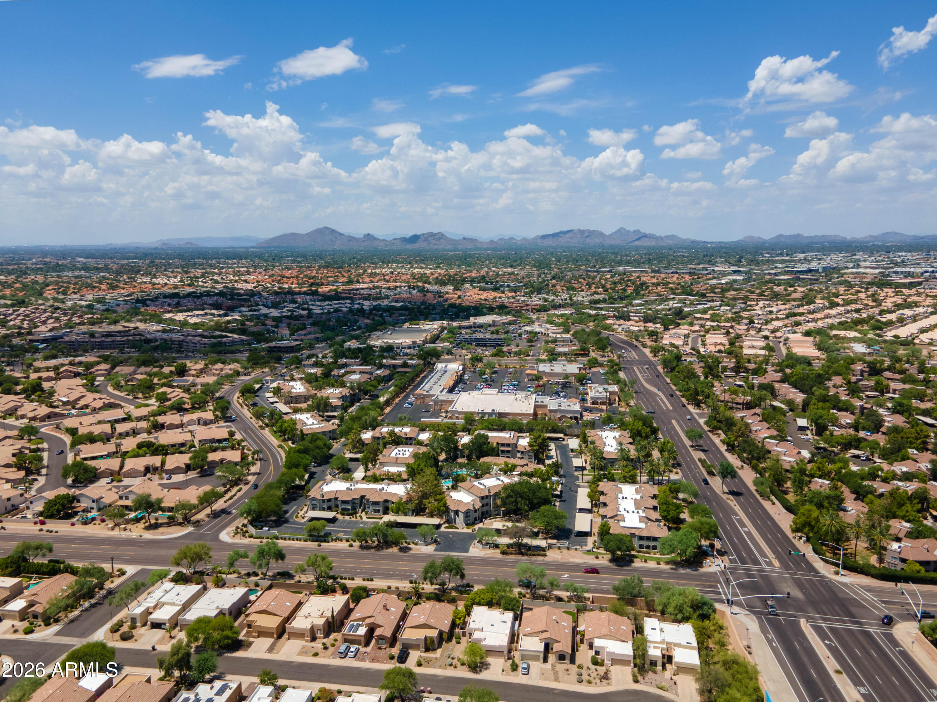 SIGNATURE SCOTTSDALE CONDOMINIUM - Residential