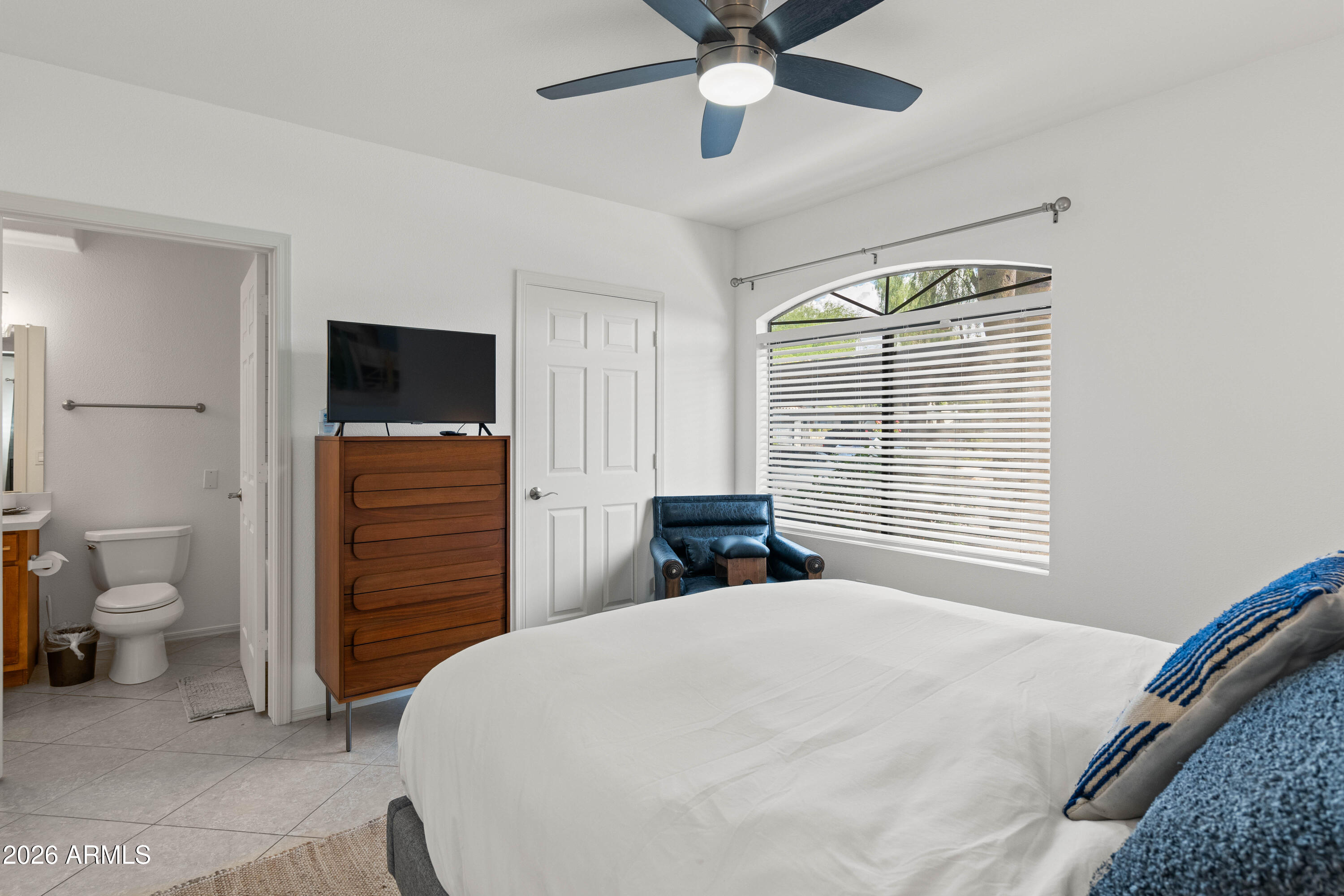 SIGNATURE SCOTTSDALE CONDOMINIUM - Residential