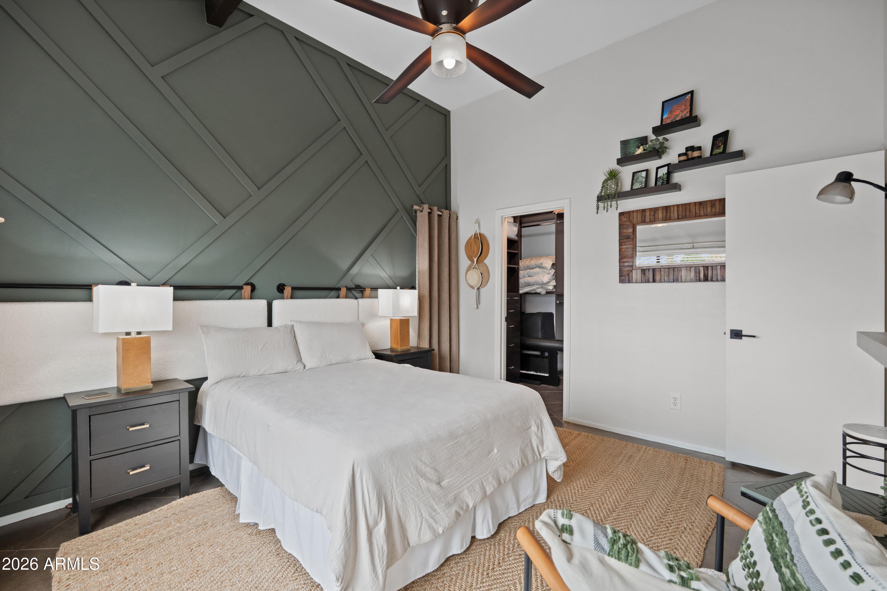 VENETIAN CONDOMINIUM PHASE 2 - Residential