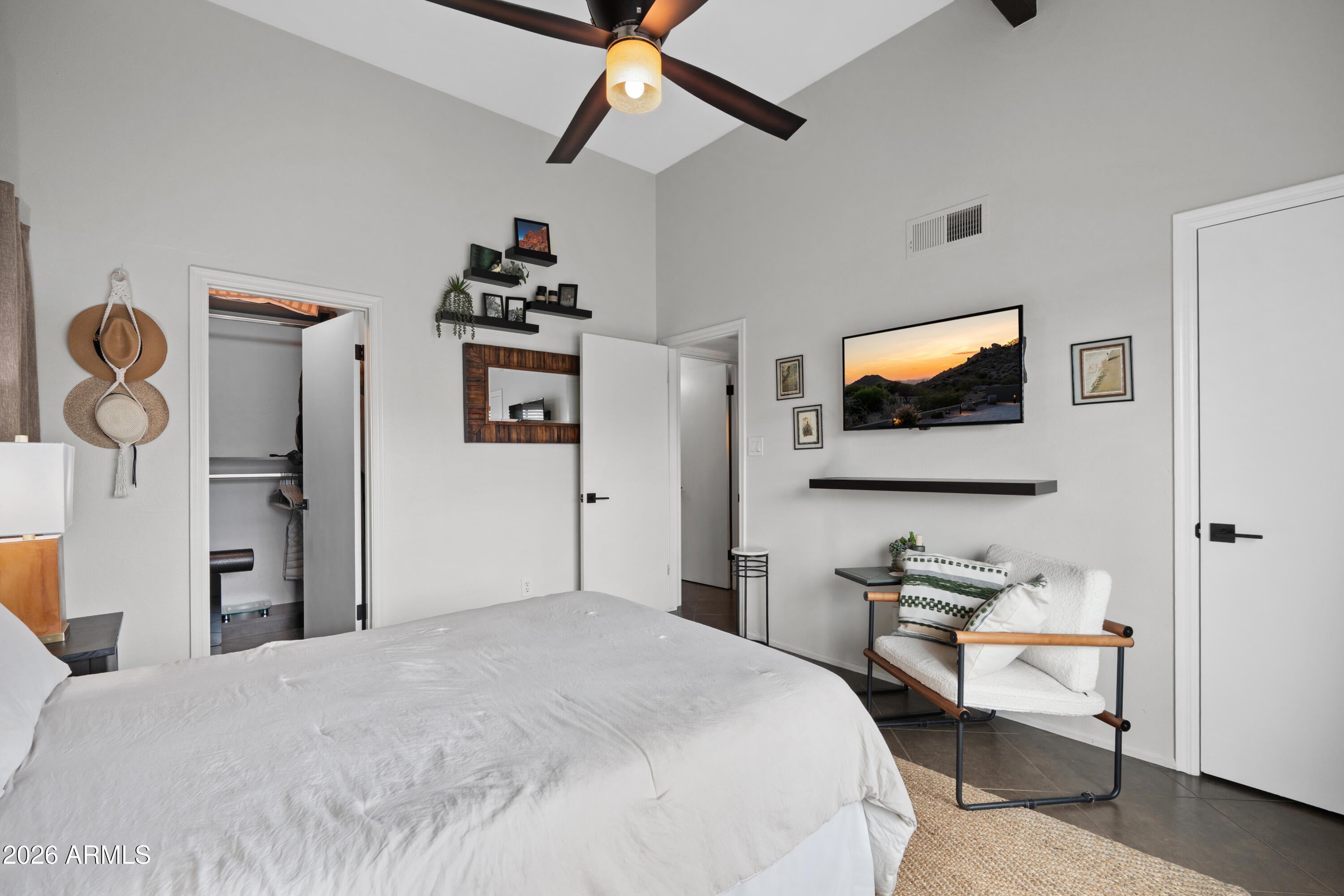 VENETIAN CONDOMINIUM PHASE 2 - Residential