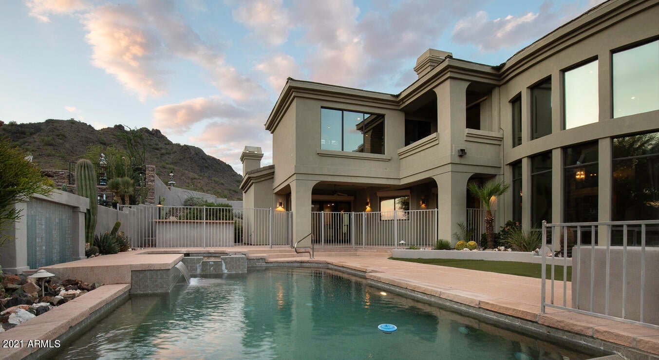 PHOENIX MOUNTAIN PRESERVE ESTATES - Residential