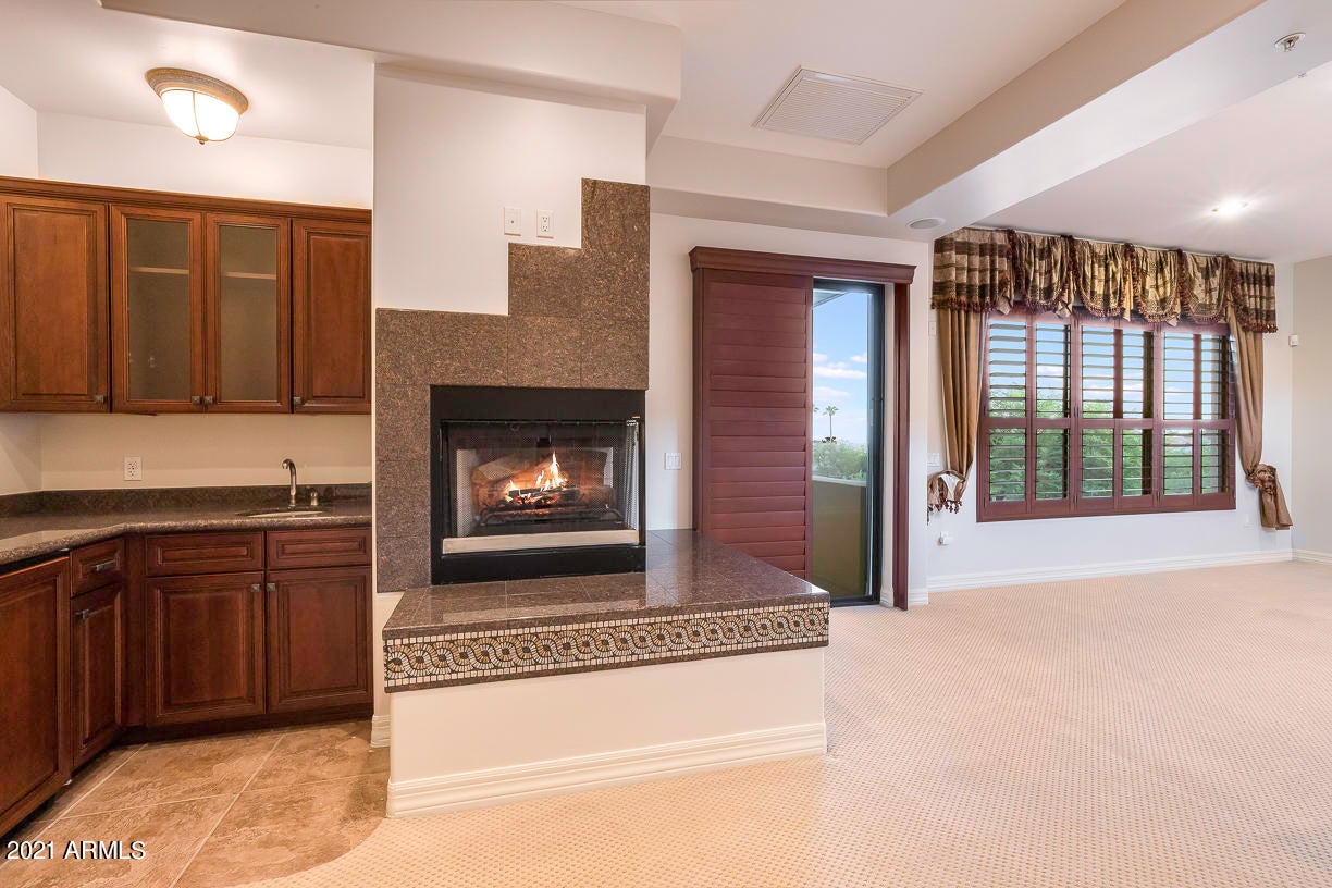 PHOENIX MOUNTAIN PRESERVE ESTATES - Residential