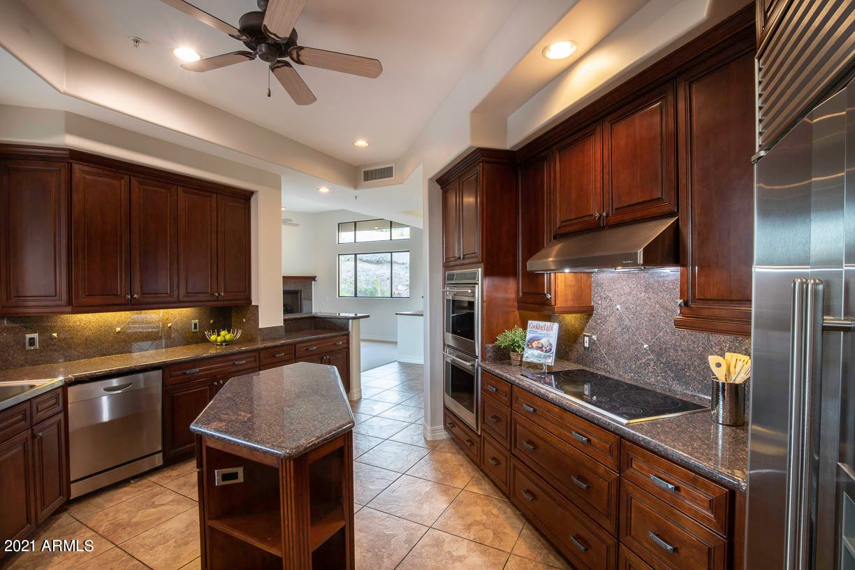 PHOENIX MOUNTAIN PRESERVE ESTATES - Residential