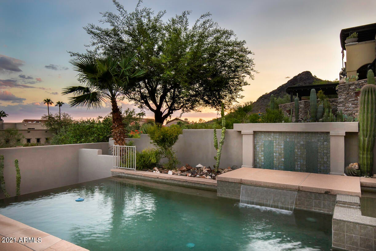 PHOENIX MOUNTAIN PRESERVE ESTATES - Residential