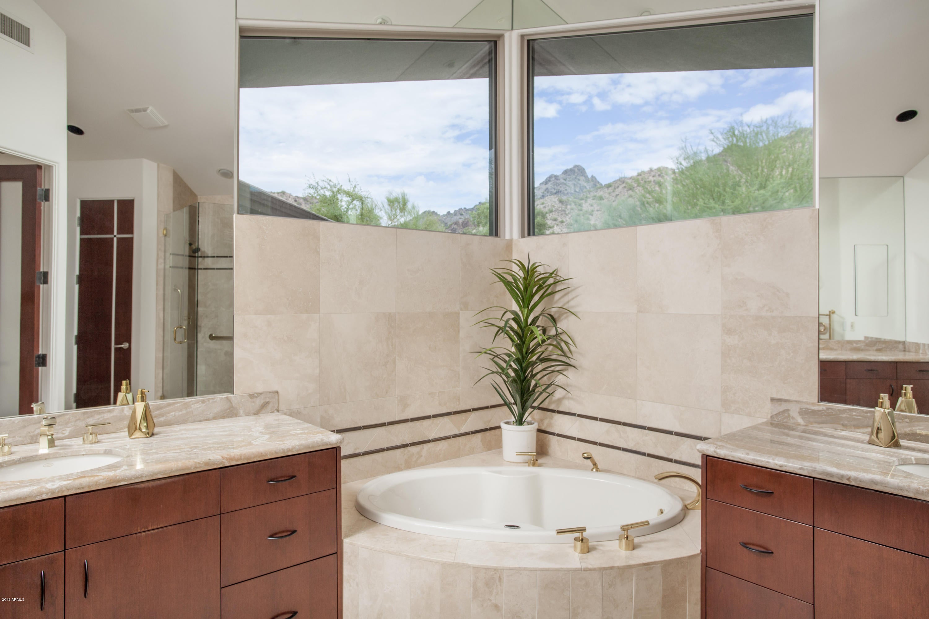 BILTMORE MOUNTAIN ESTATES LOT 1-39 TR A-H J K - Residential