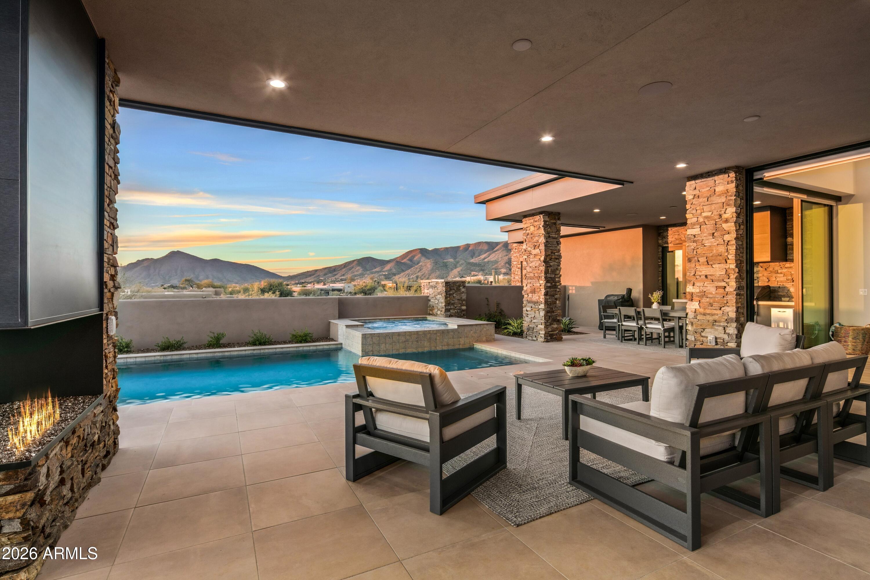 DESERT MOUNTAIN - Residential