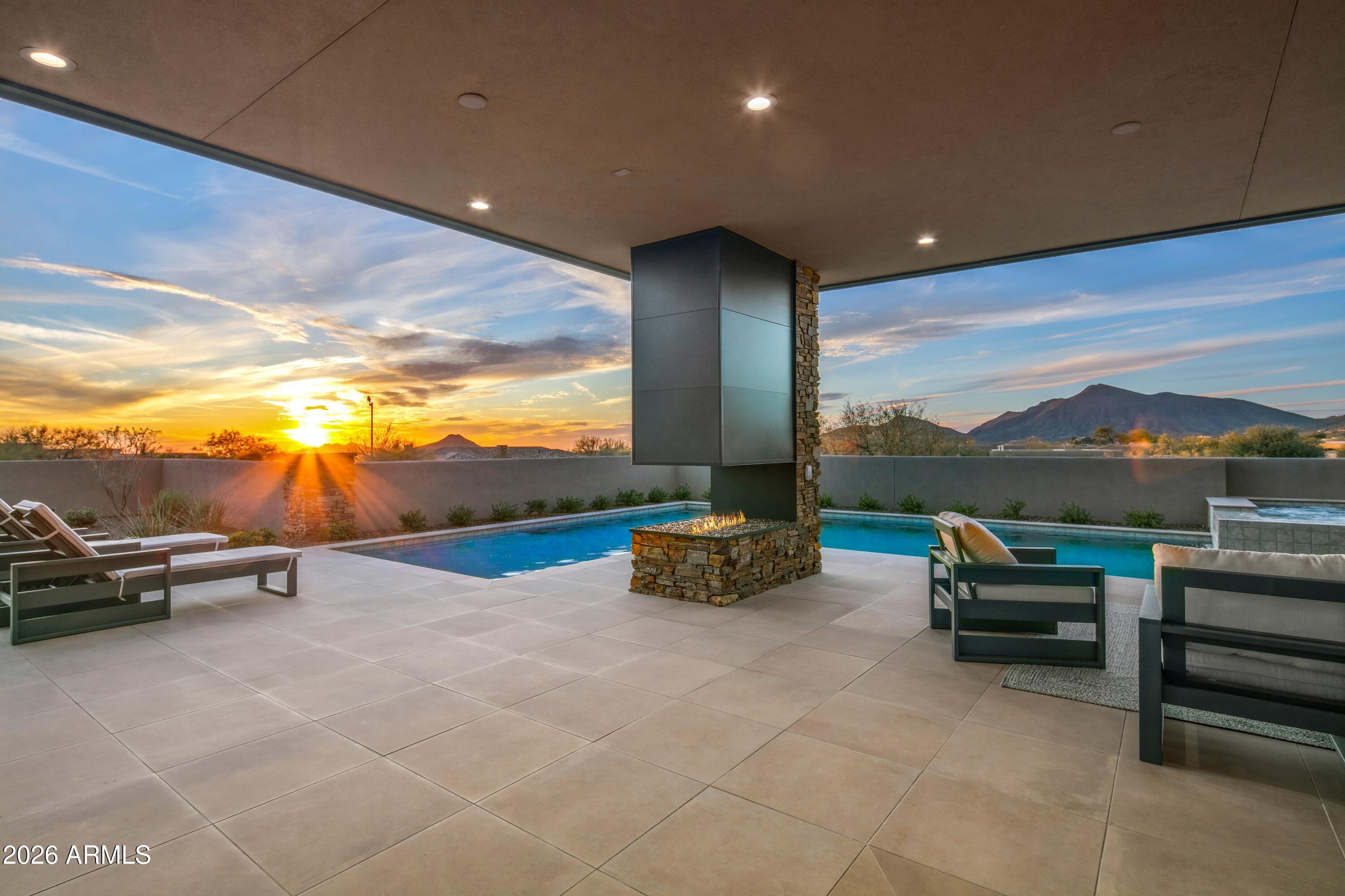 DESERT MOUNTAIN - Residential