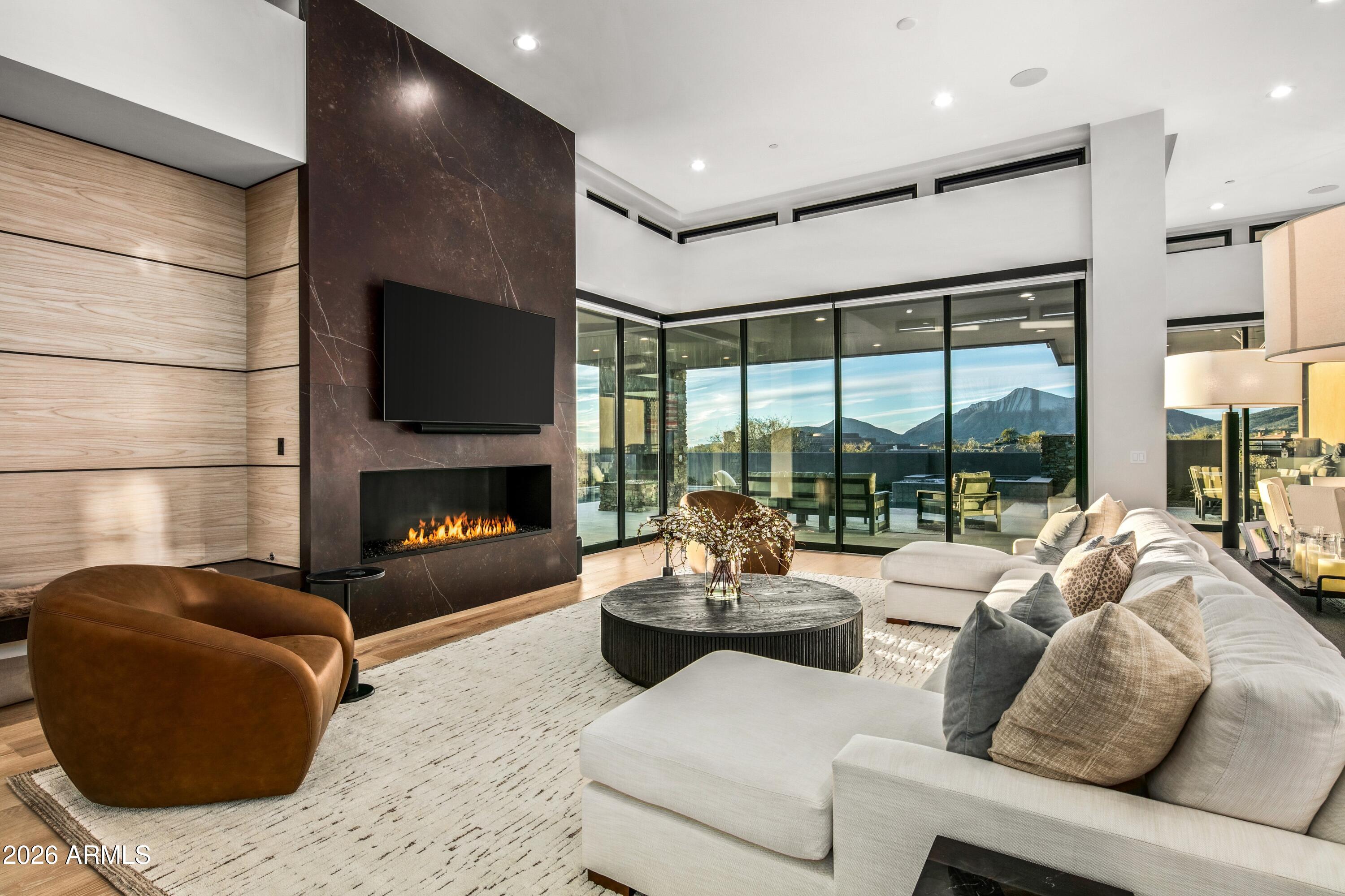 DESERT MOUNTAIN - Residential