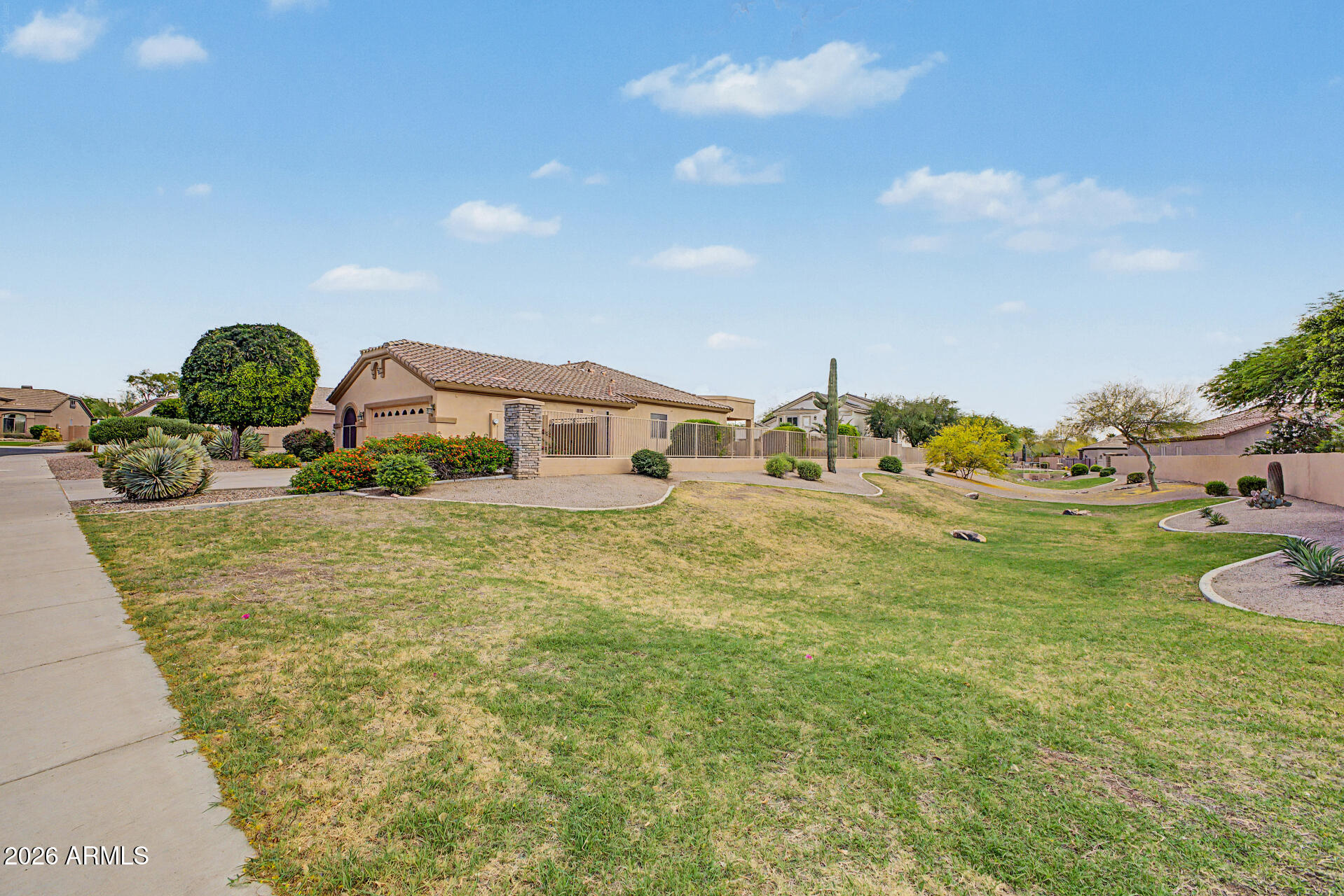SAGUARO MOUNTAIN - Residential