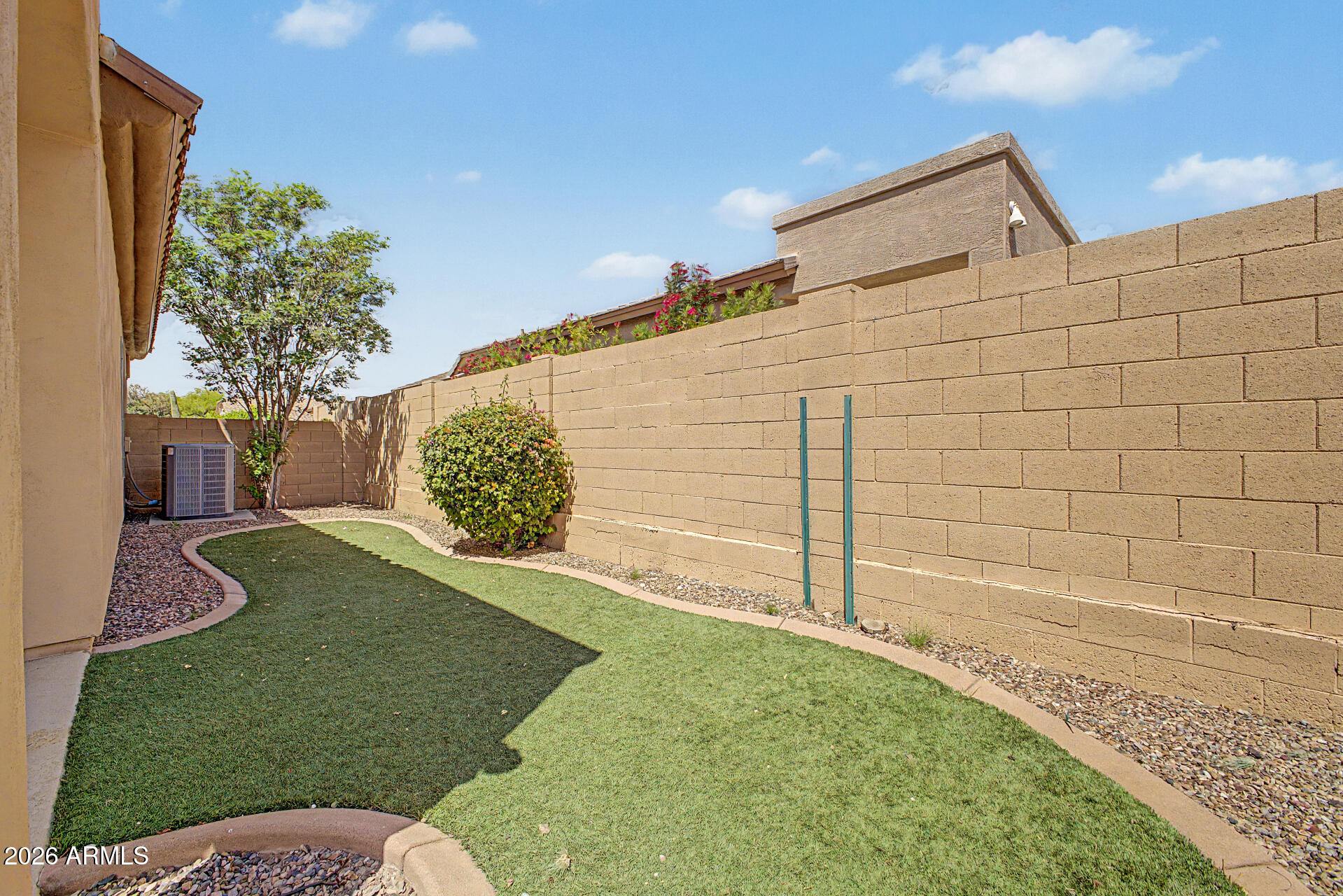 SAGUARO MOUNTAIN - Residential