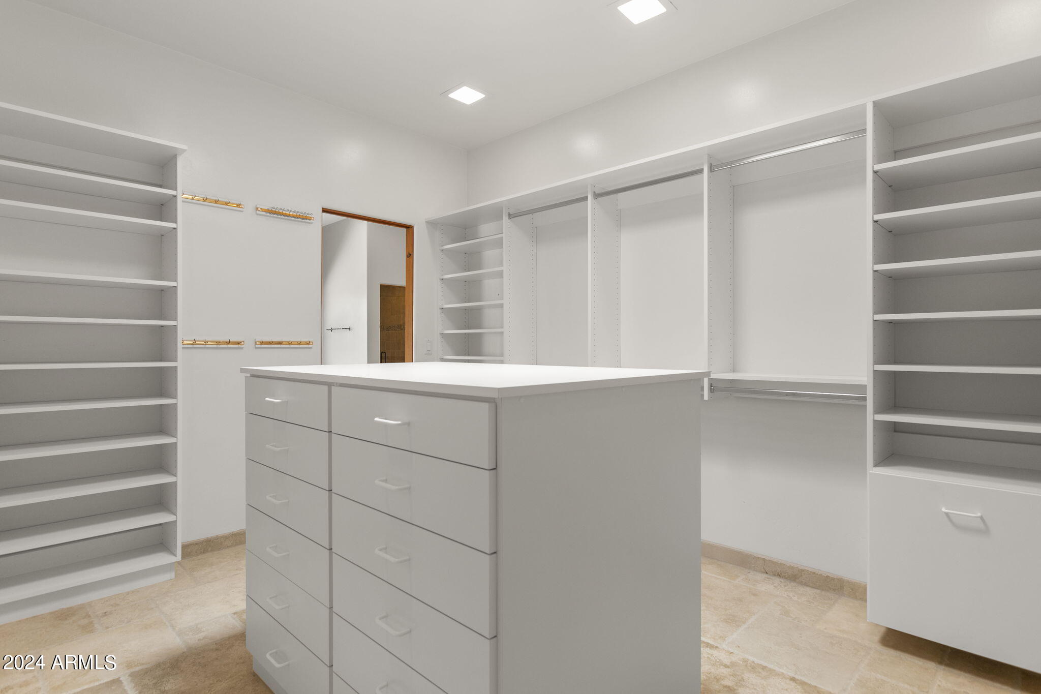 SINCUIDADOS UNIT 1 LT 1-108 TR A-L - Residential