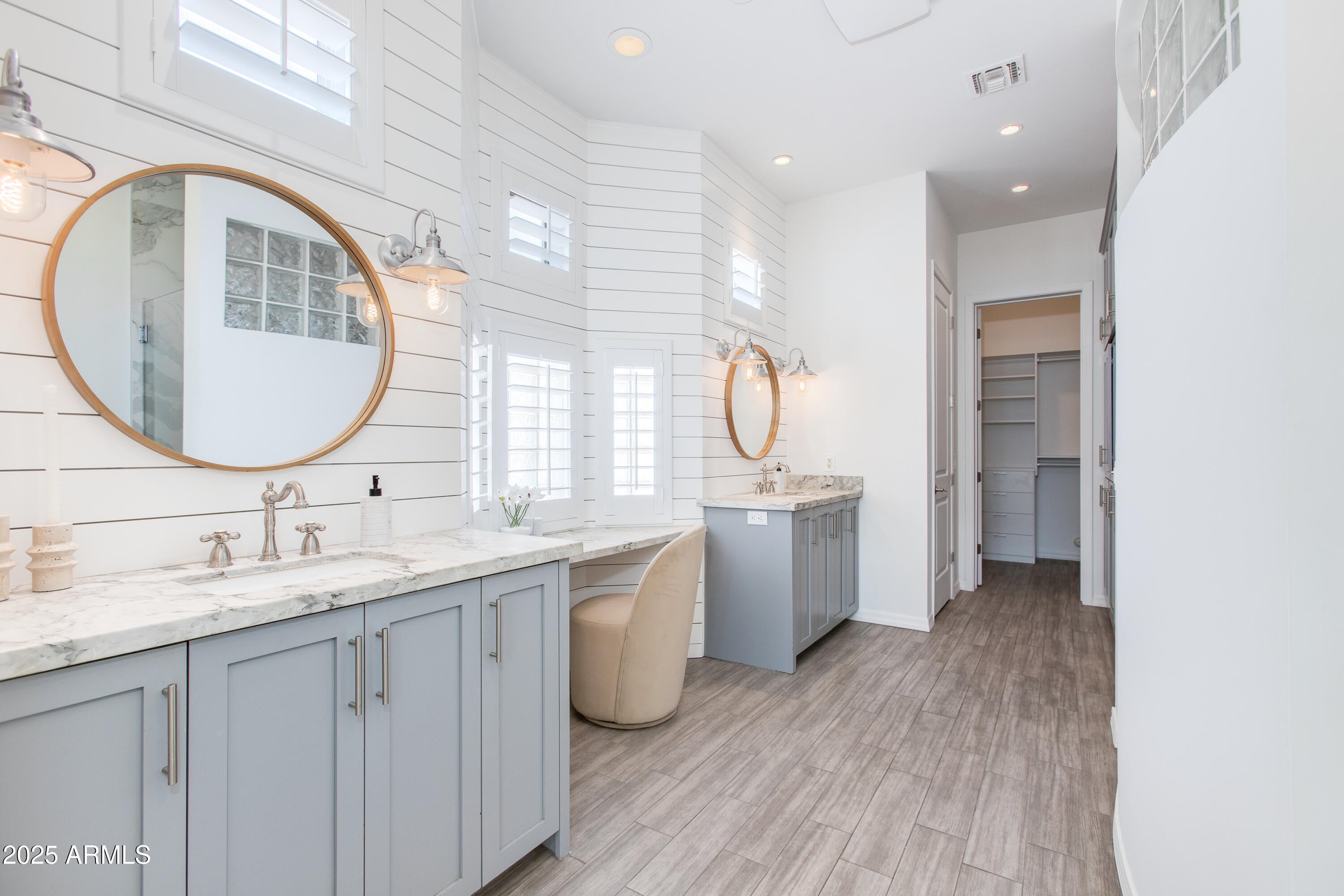 RANCHO VENTURA TR 20 - Residential