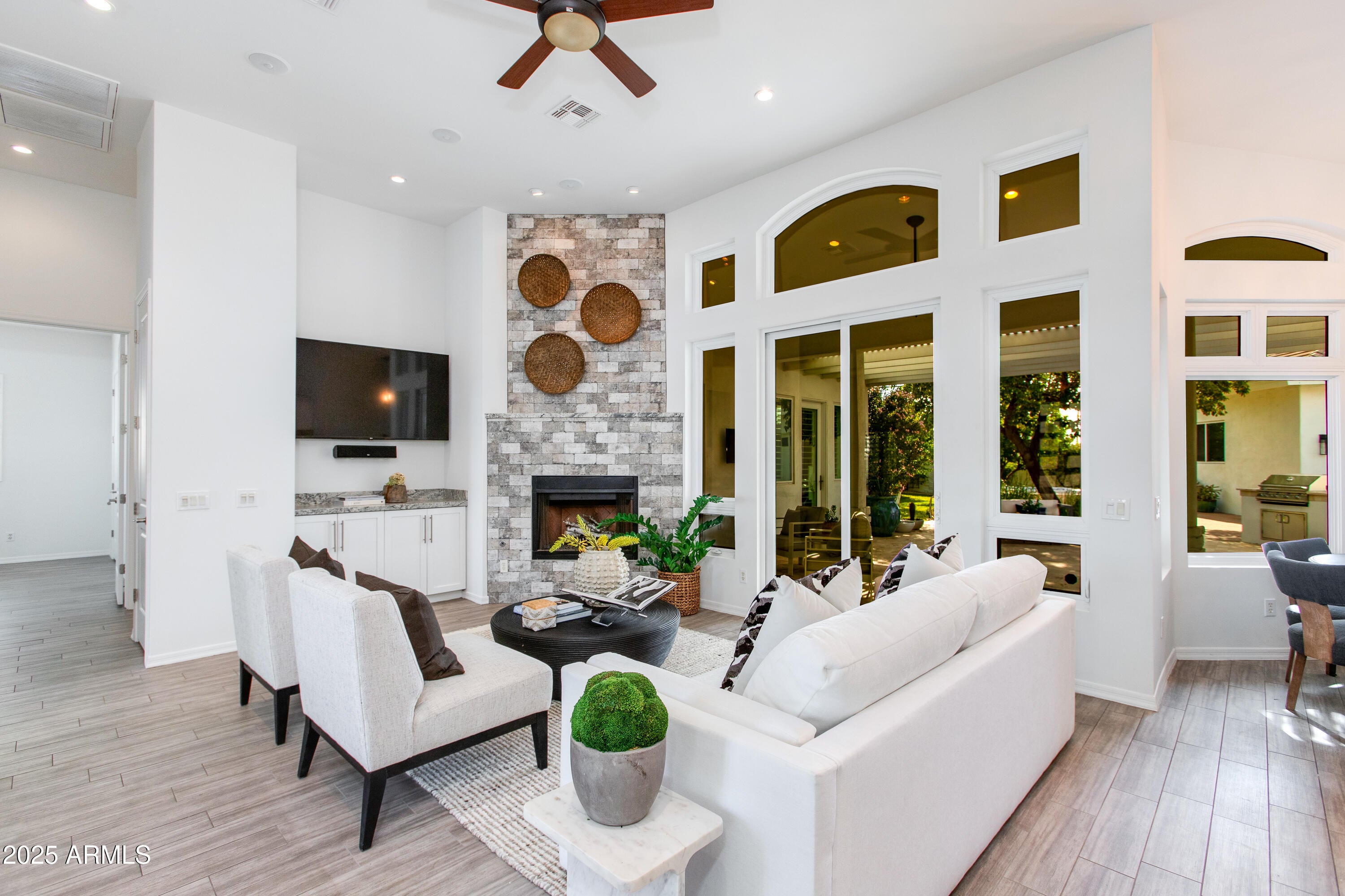 RANCHO VENTURA TR 20 - Residential