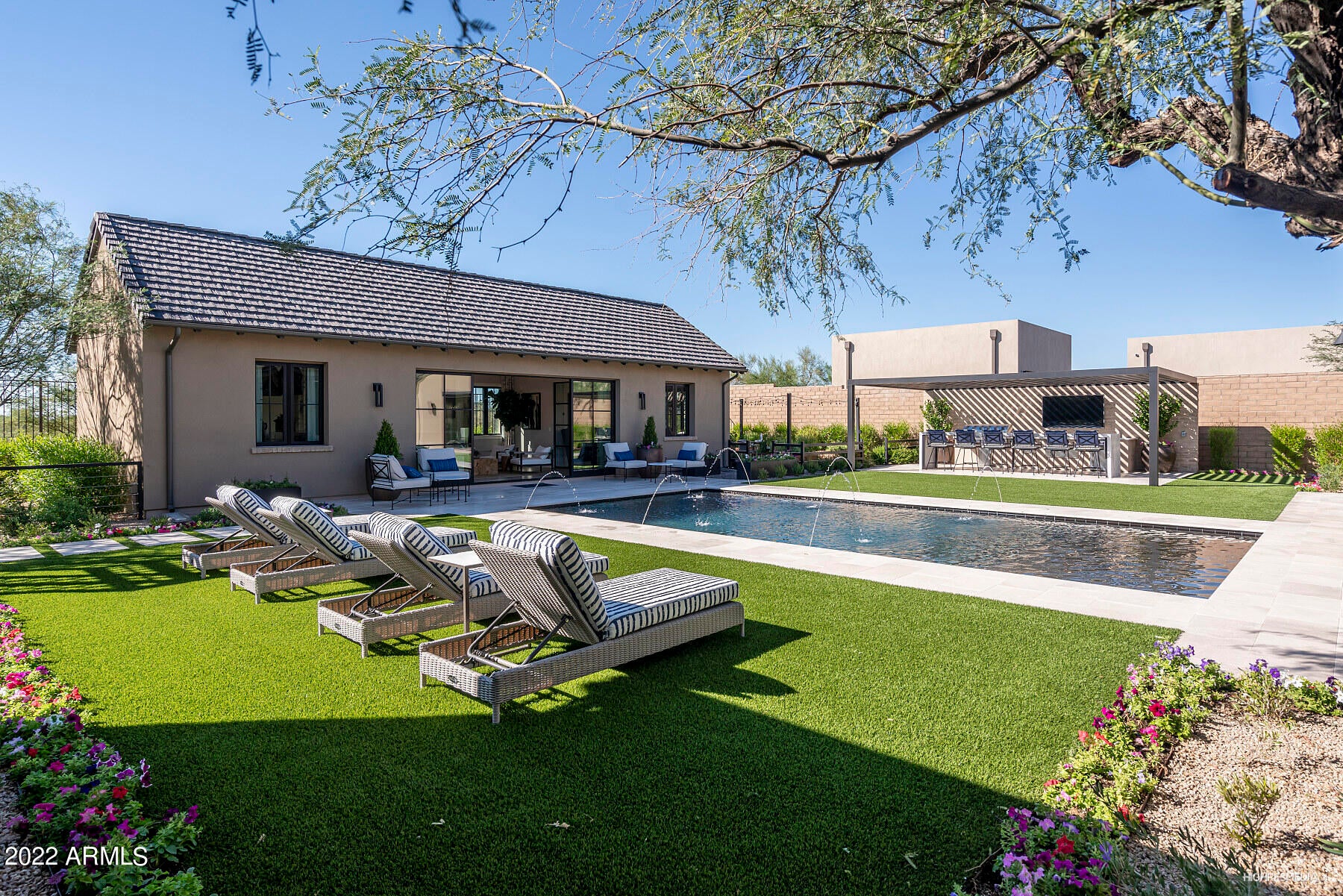 BRONCO ESTATES - Residential