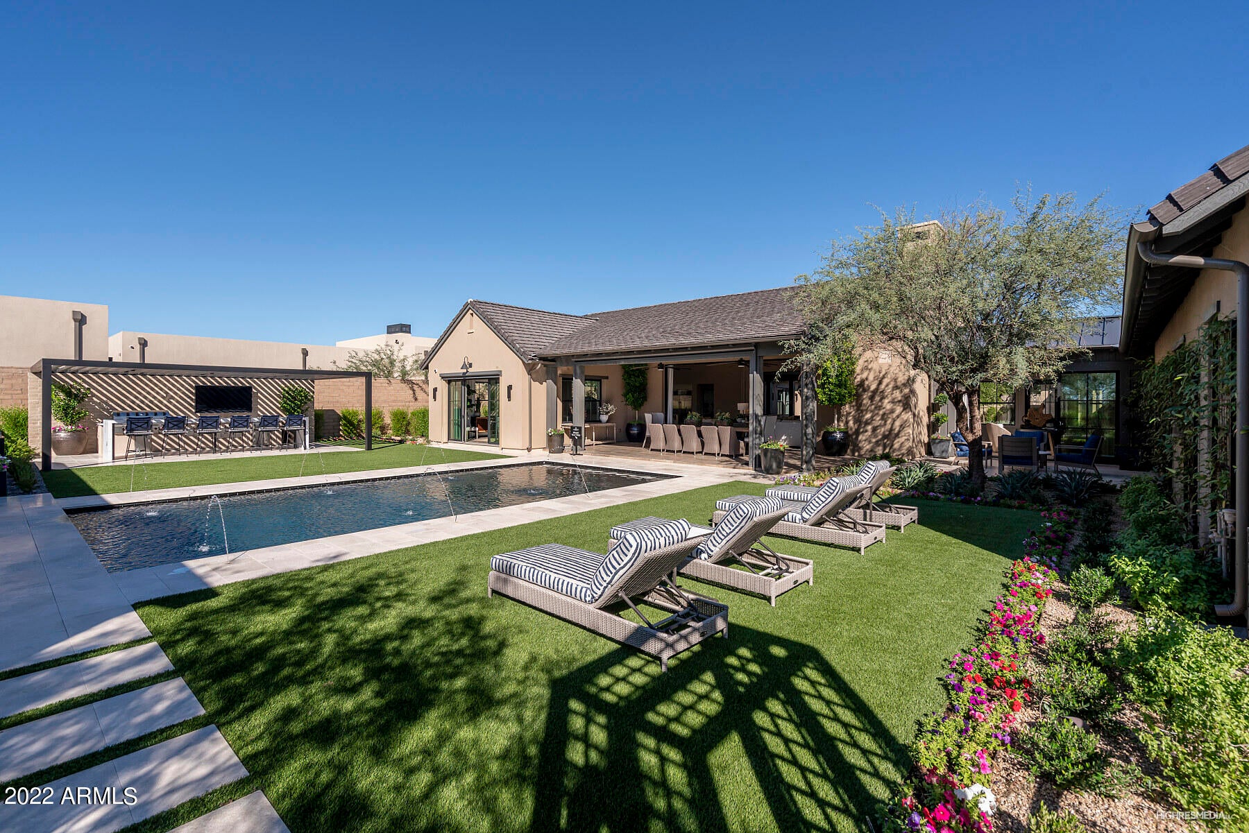 BRONCO ESTATES - Residential