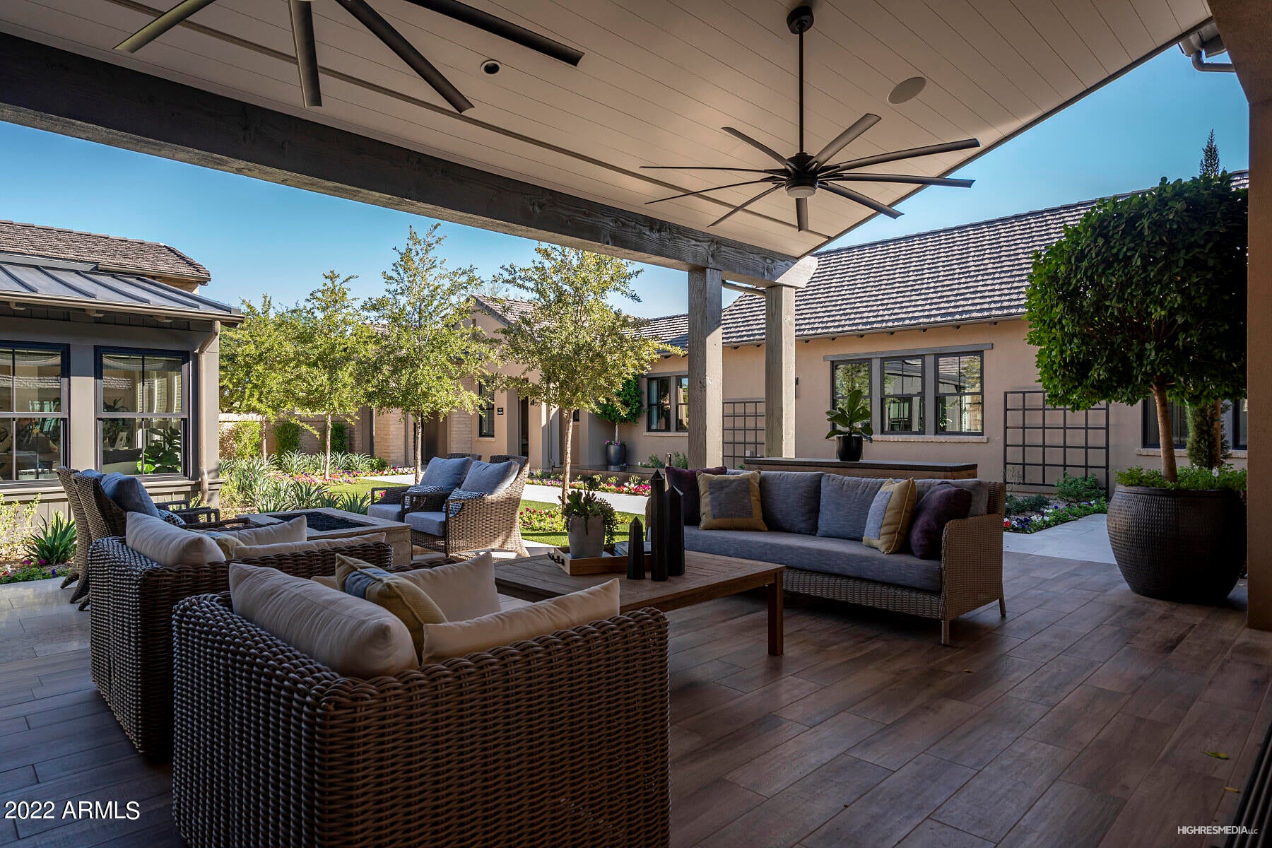 BRONCO ESTATES - Residential