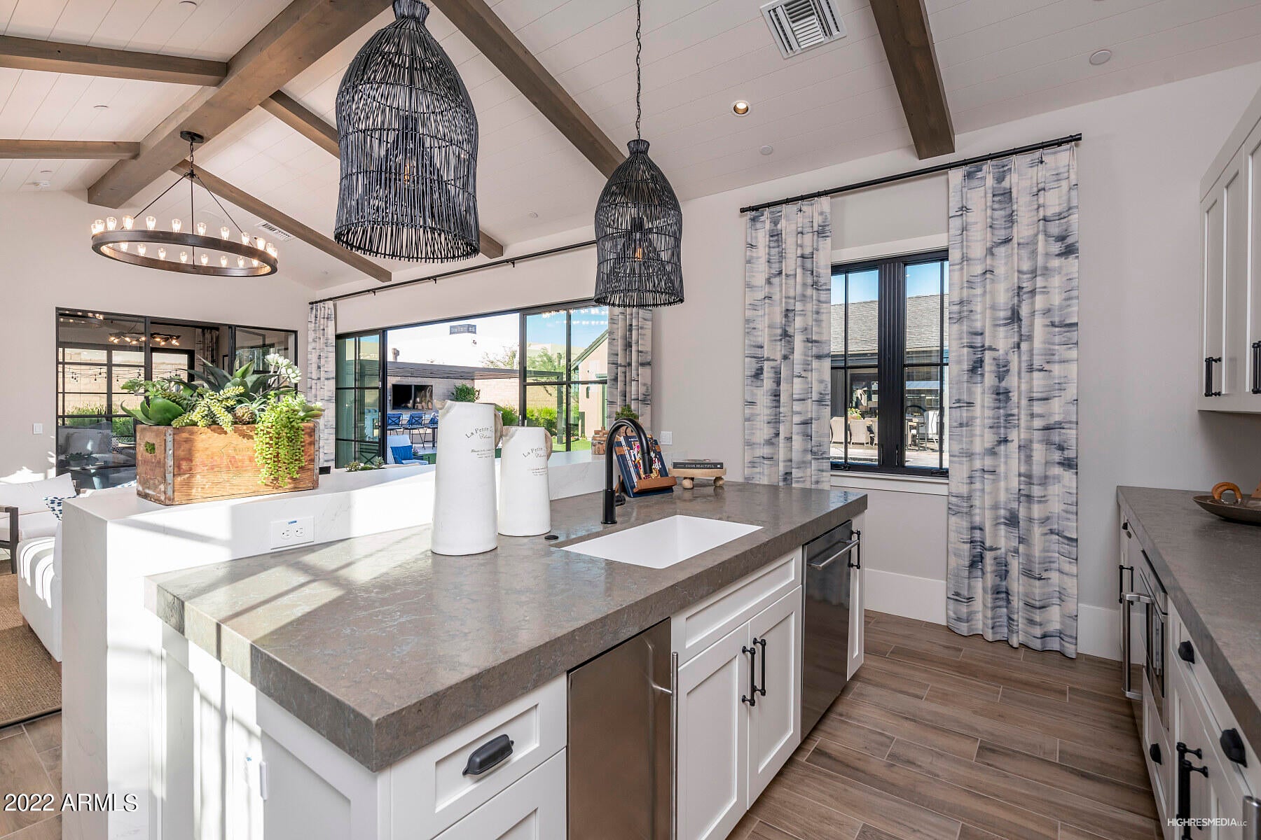 BRONCO ESTATES - Residential